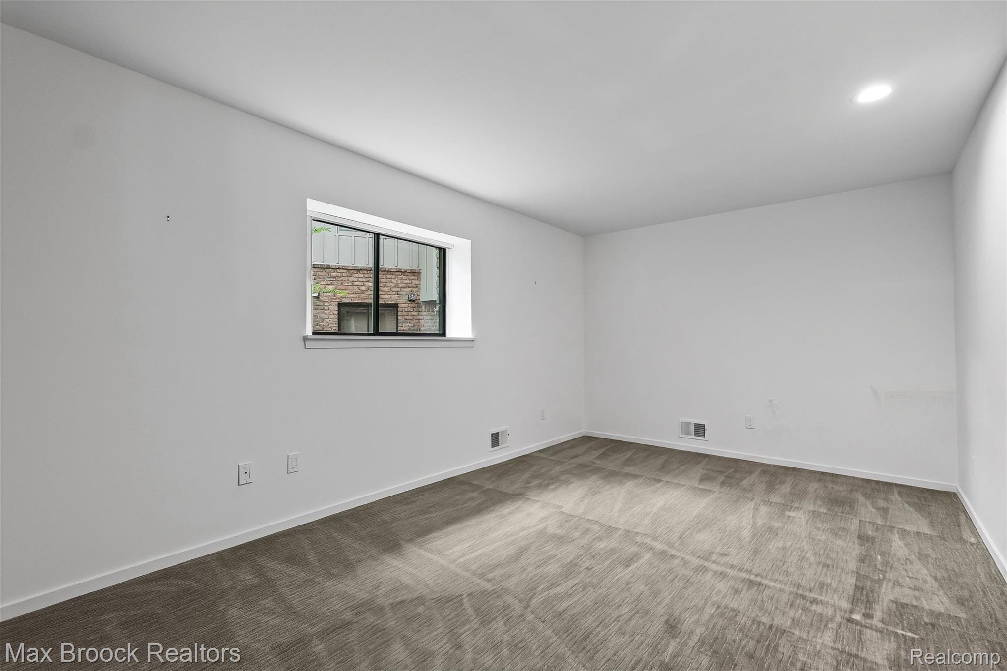 4904 Woodcliff Hill Road Property Photo 38