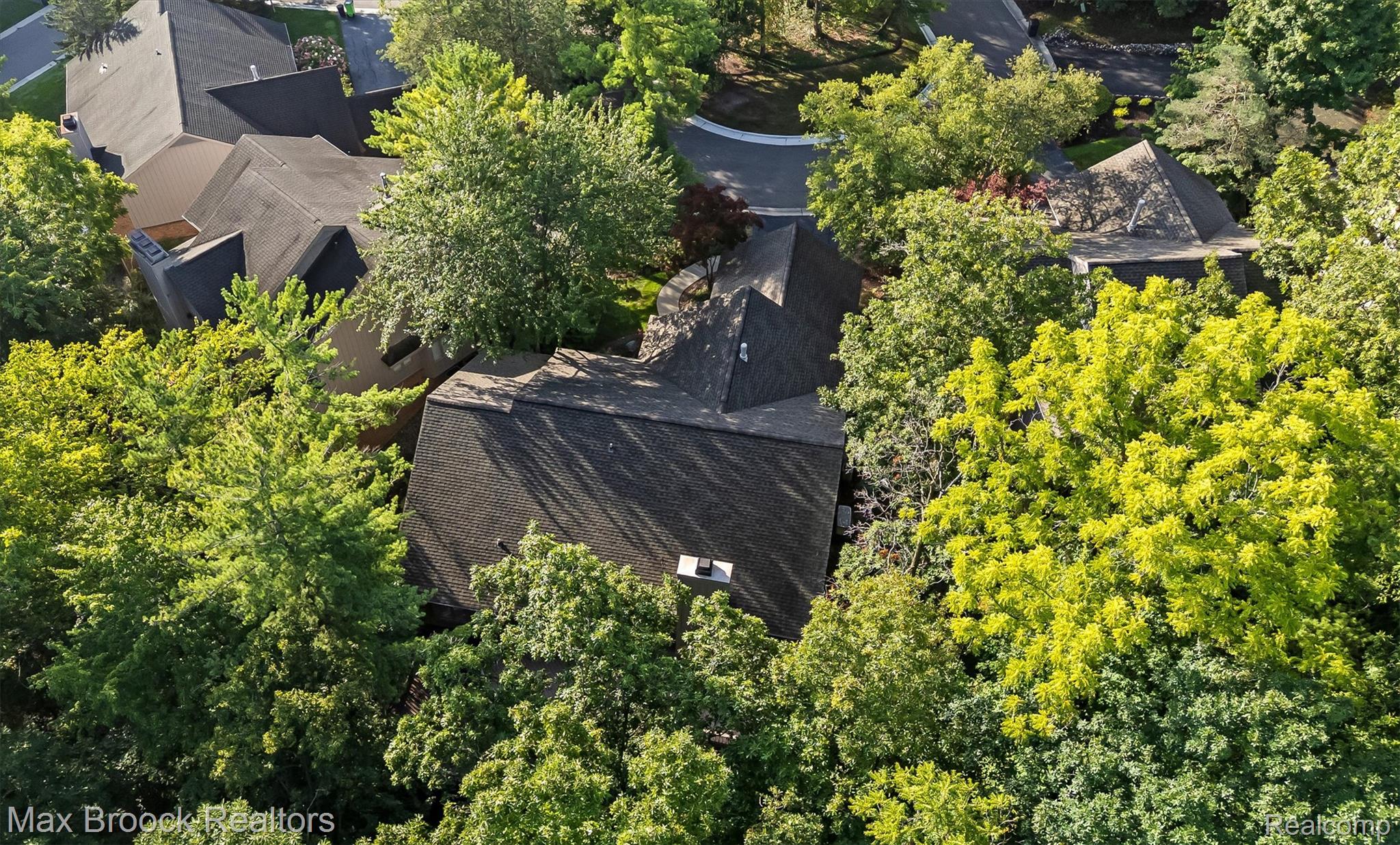 4904 Woodcliff Hill Road Property Photo 45