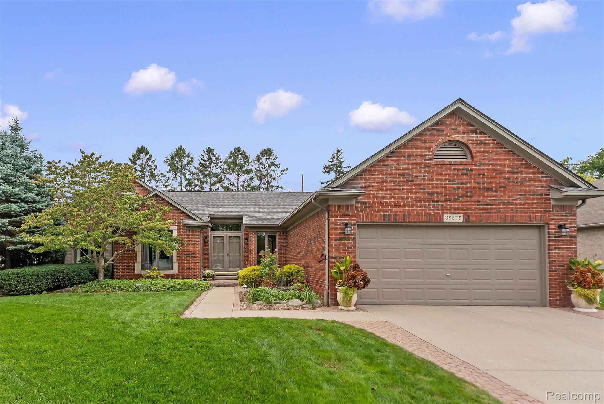 35875 Hawthorne Drive Property Photo 1