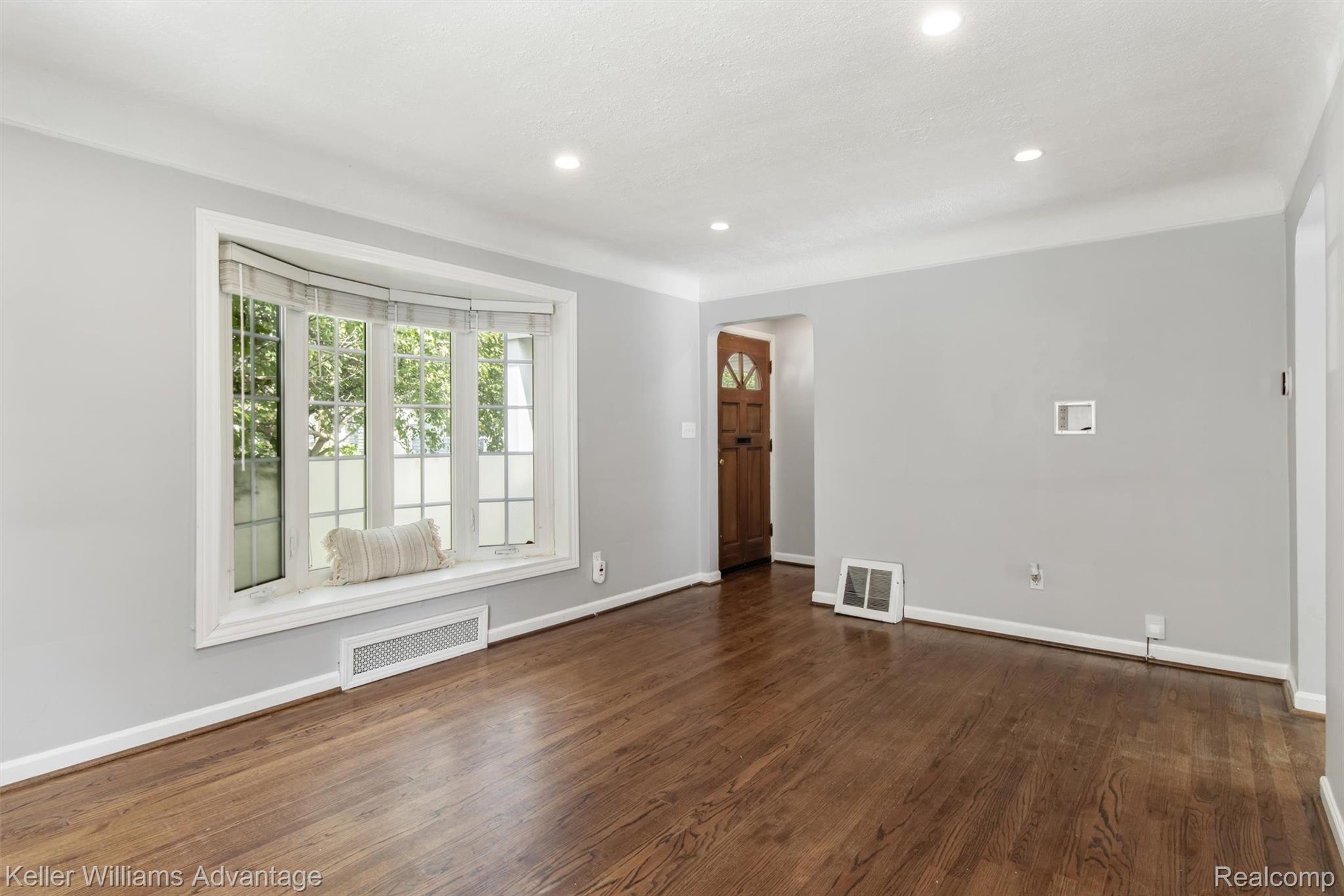 617 S Edgeworth Avenue Property Photo 2