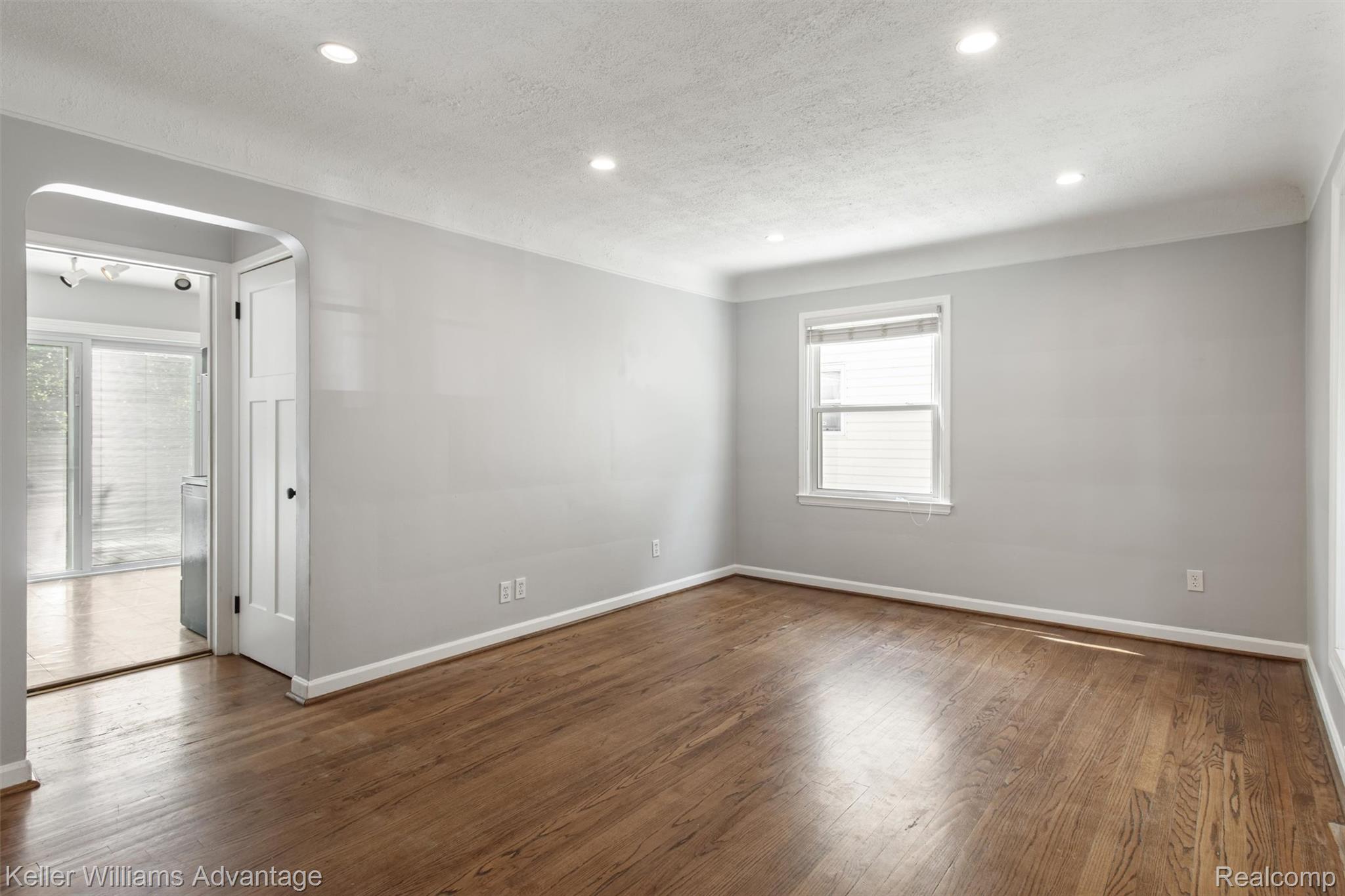 617 S Edgeworth Avenue Property Photo 3