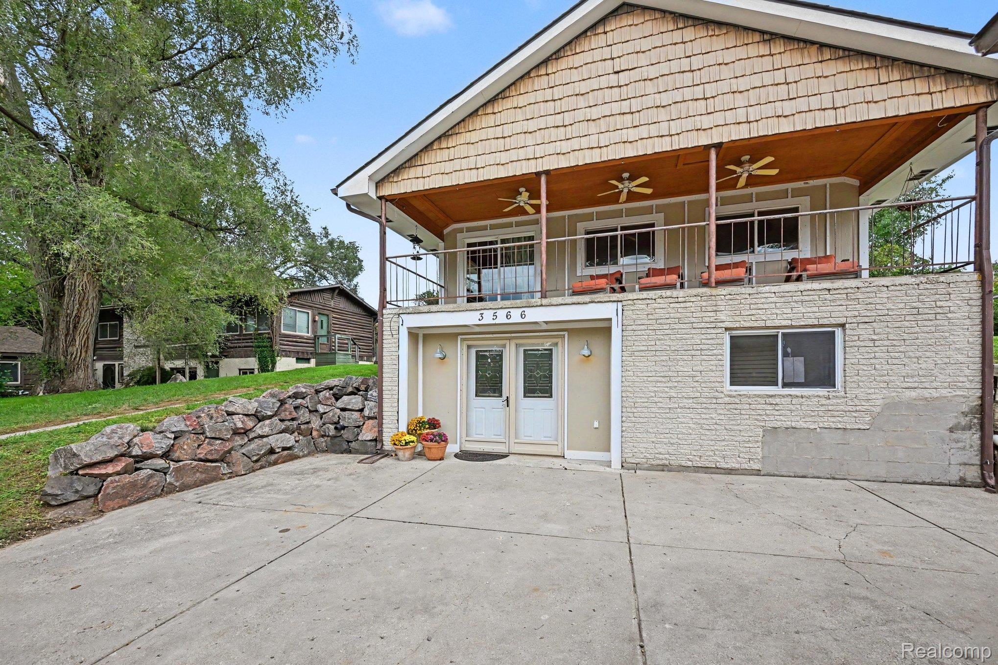 3566 Lotus Drive Property Photo 2