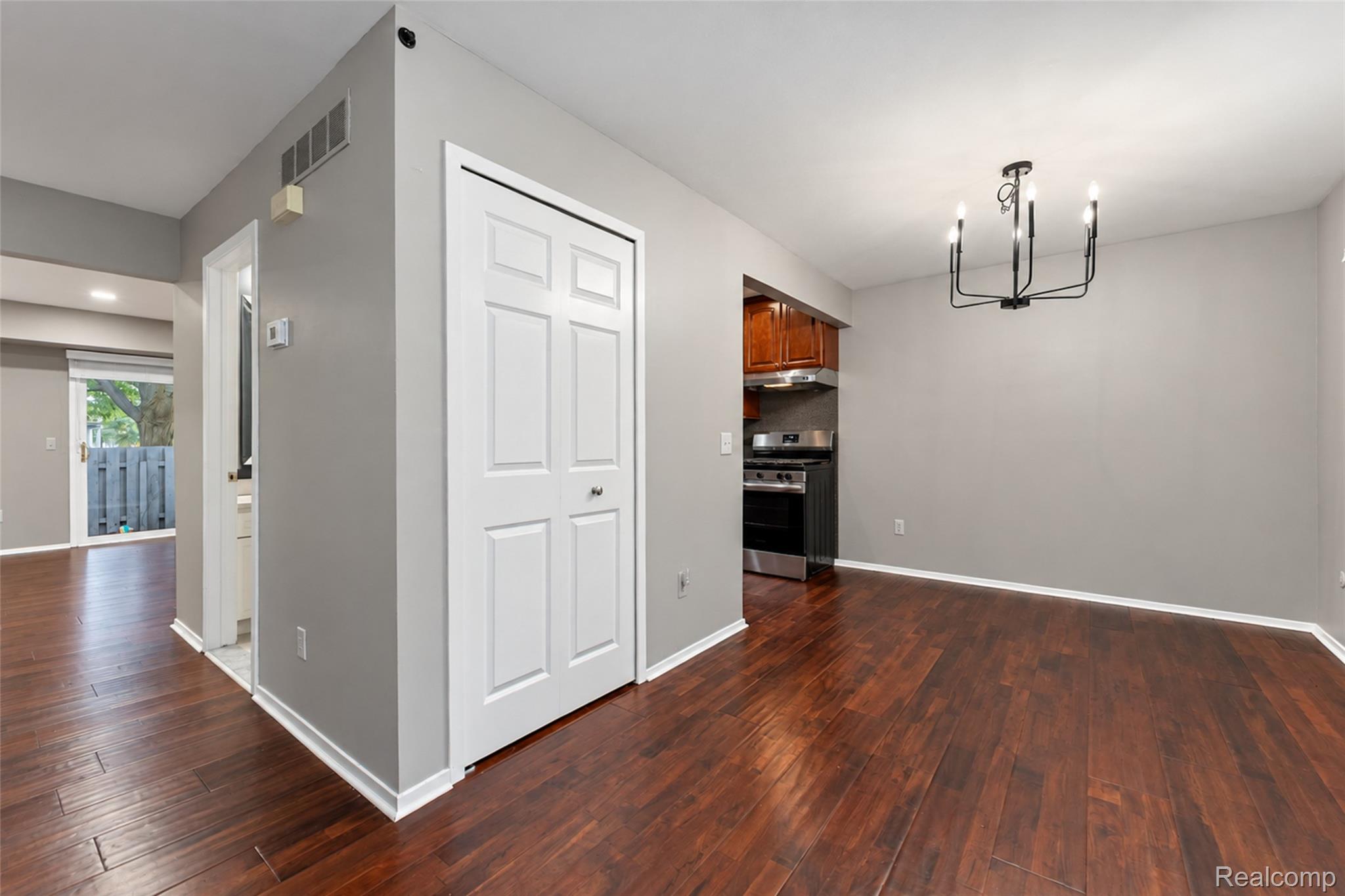 24264 Bashian Drive Property Photo 4