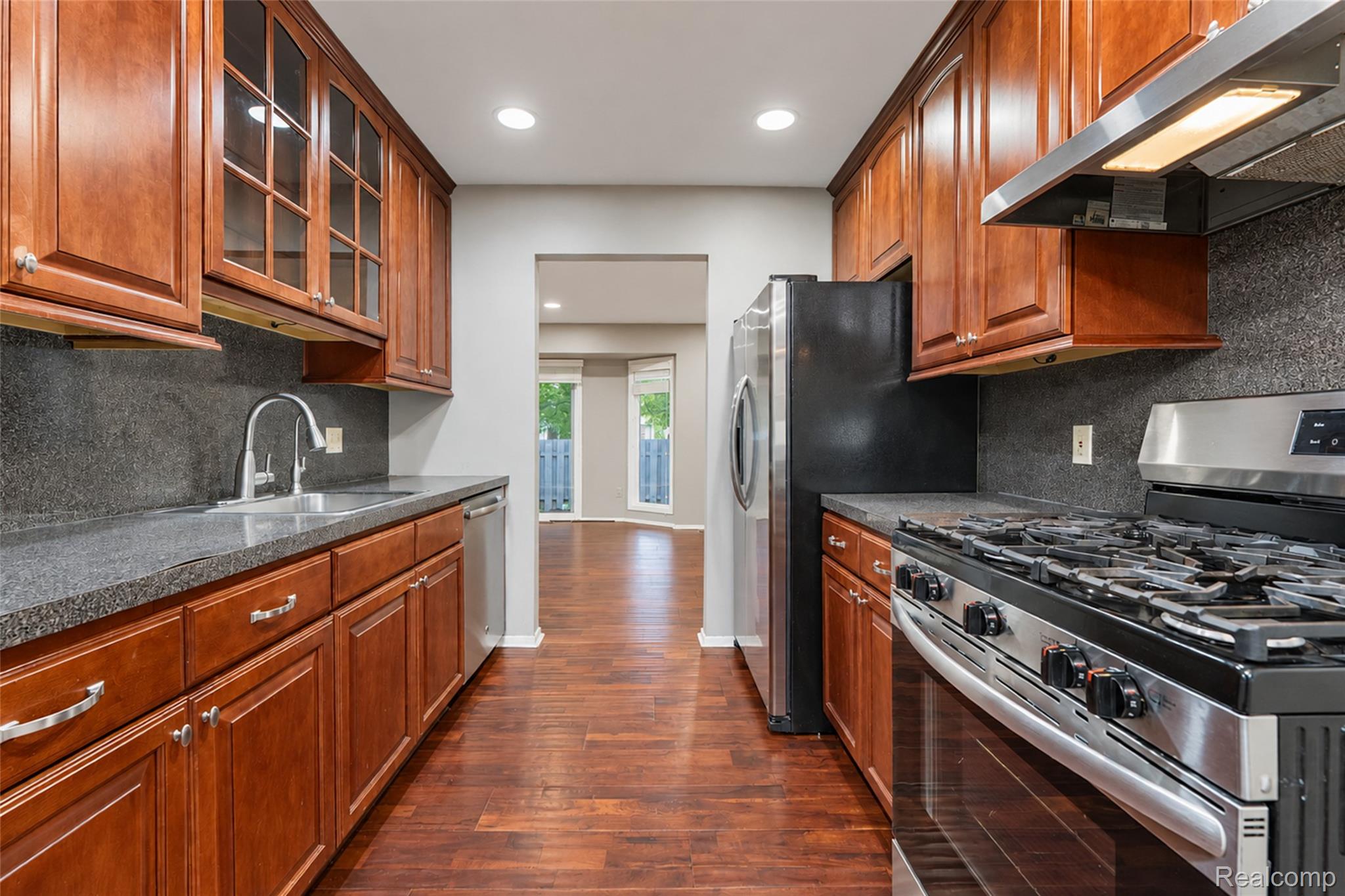 24264 Bashian Drive Property Photo 7