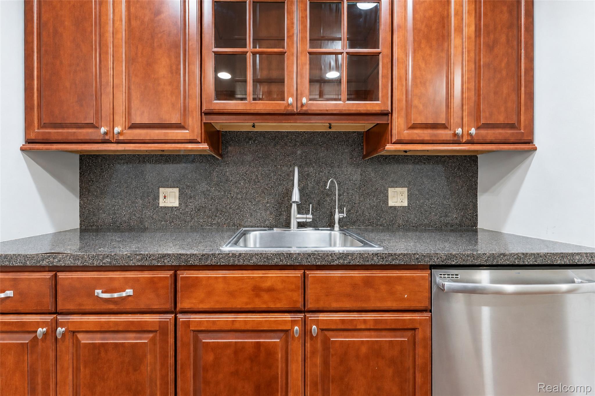 24264 Bashian Drive Property Photo 9
