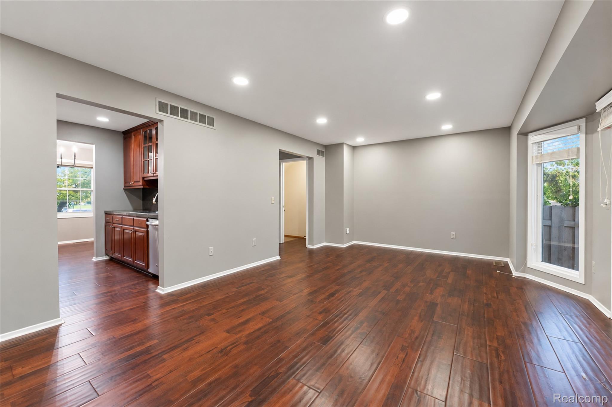 24264 Bashian Drive Property Photo 14