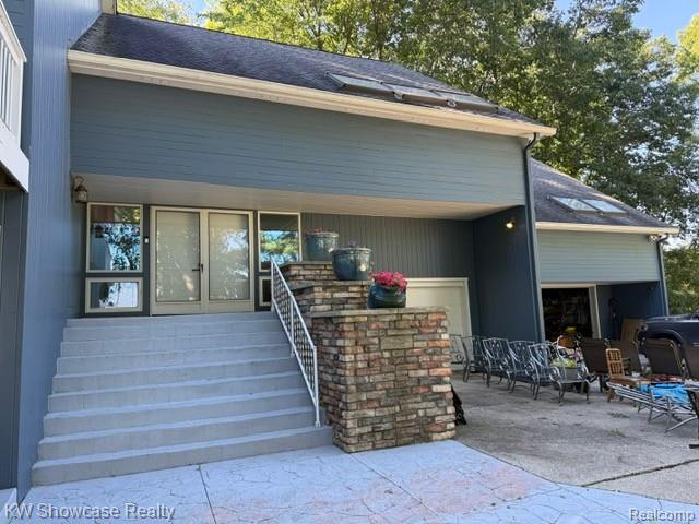 10695 Oxbow Lakeshore Drive Property Photo 4