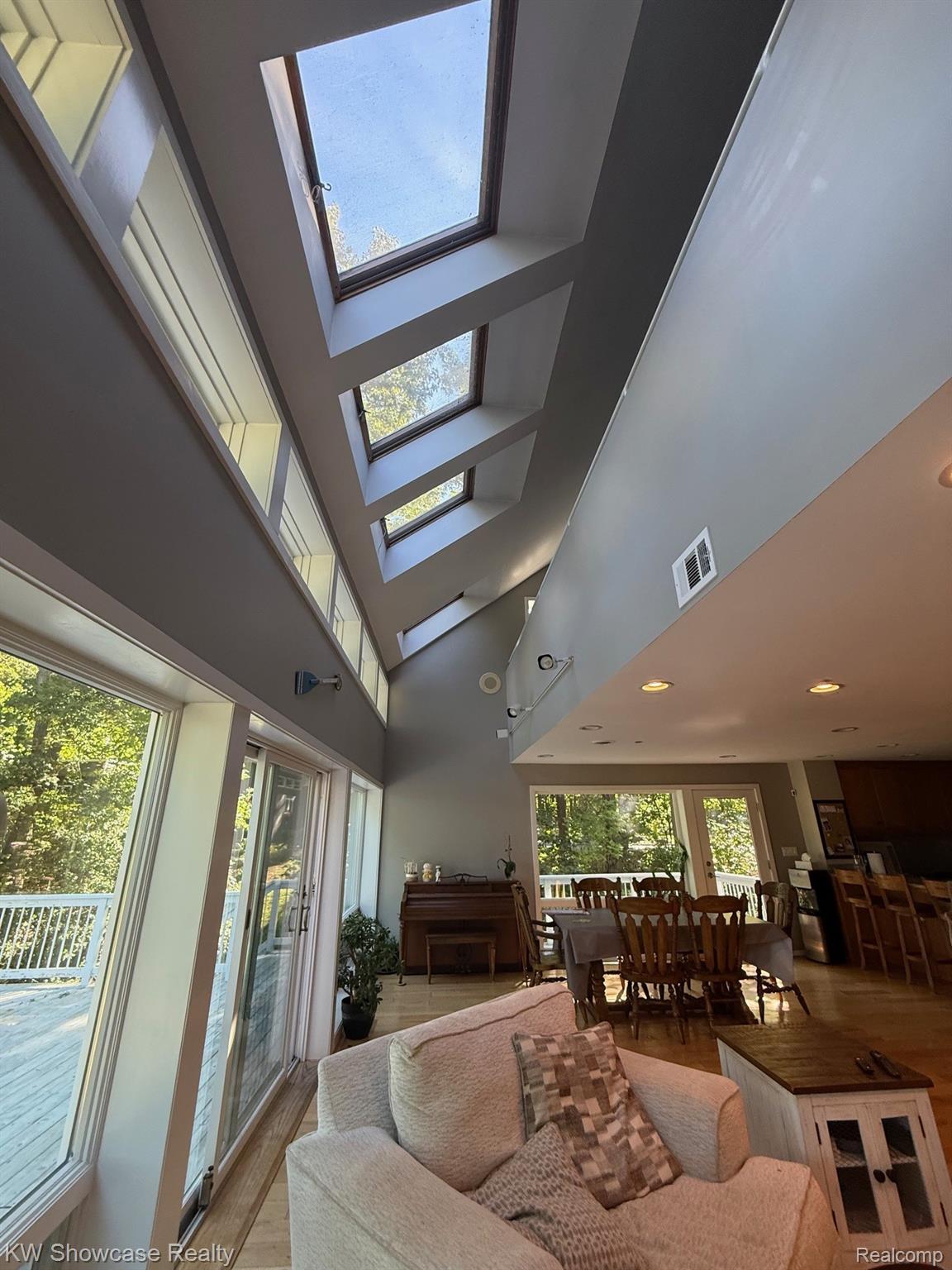 10695 Oxbow Lakeshore Drive Property Photo 33