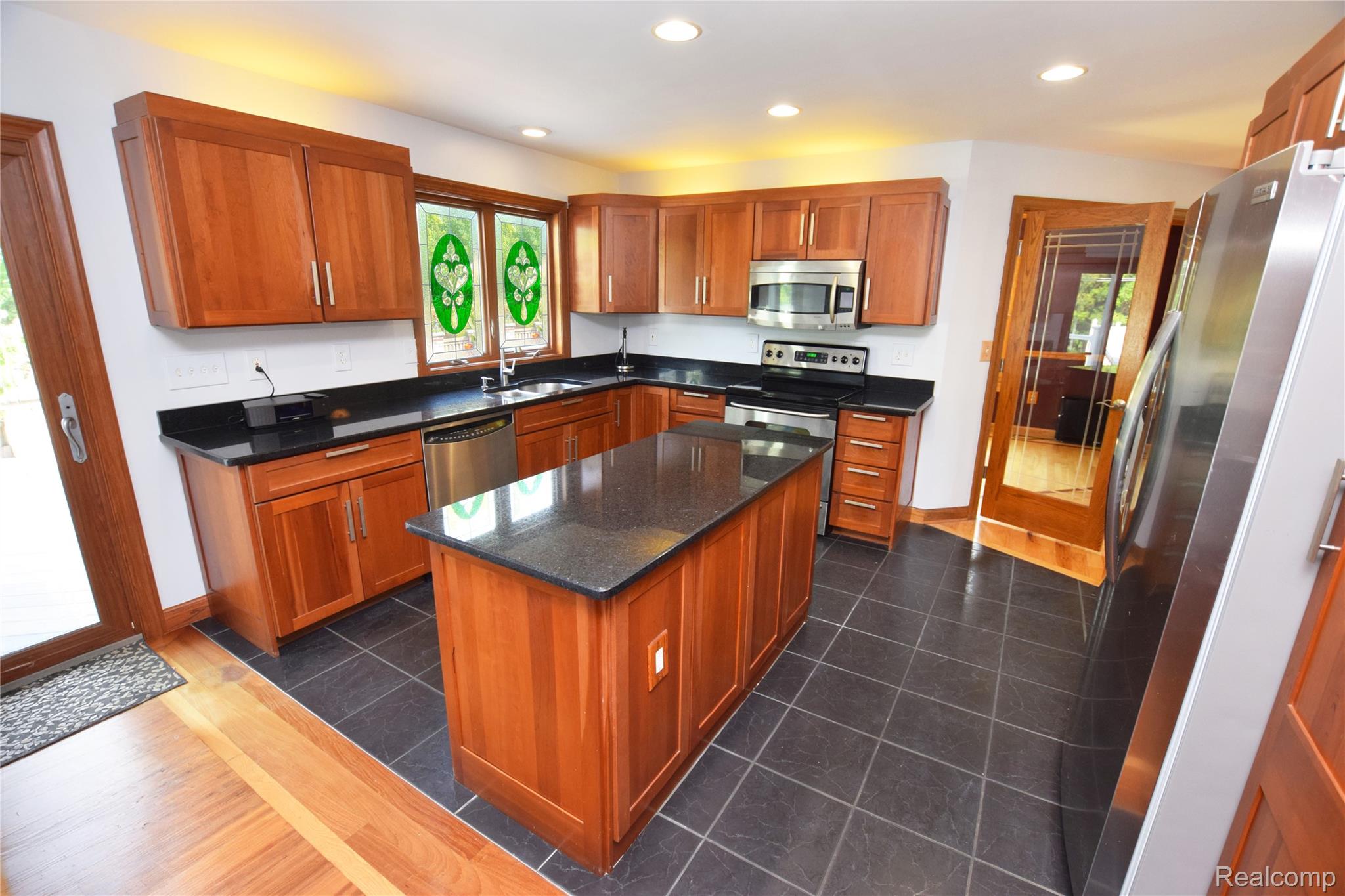 2182 Wiggins Road Property Photo 3