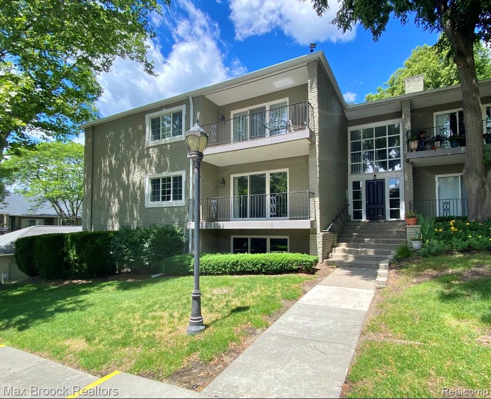 1111 N Old Woodward Avenue 5 Property Photo 2
