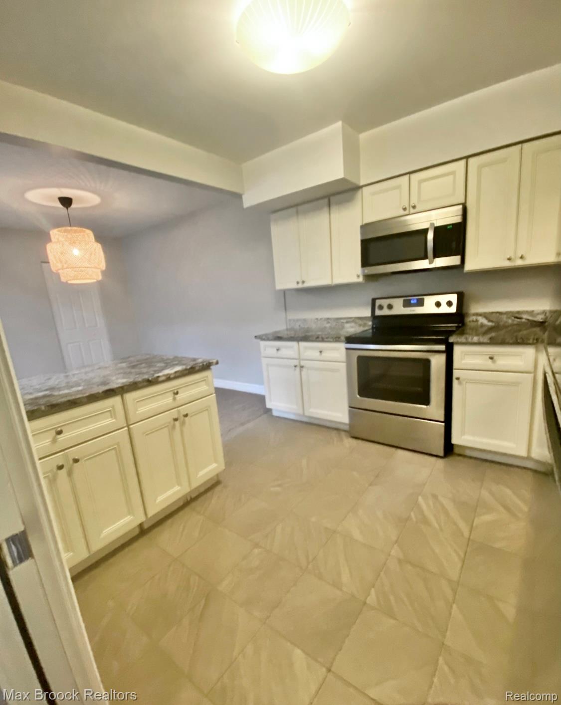 1111 N Old Woodward Avenue 5 Property Photo 9