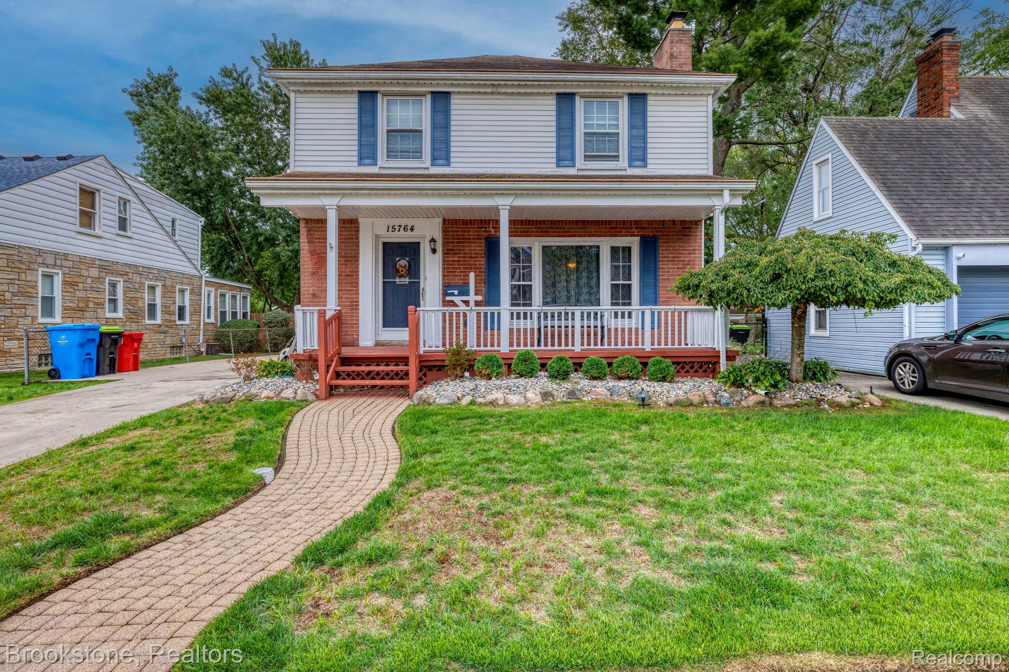 15764 Deerfield Avenue Property Photo 1