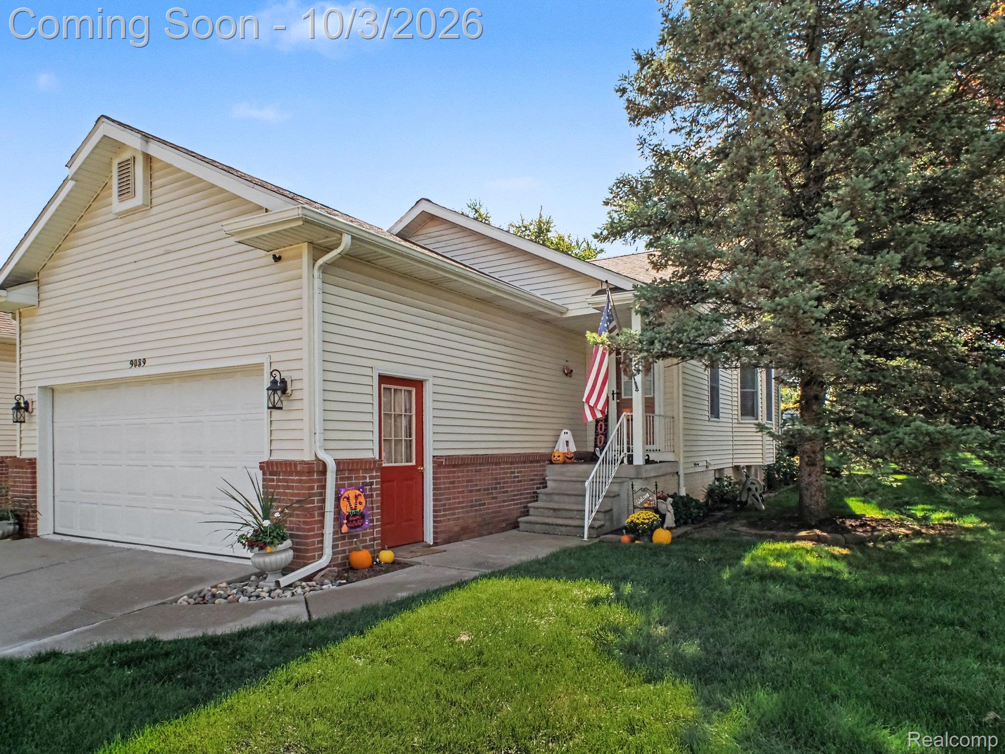 9089 Luea Lane Property Photo 1