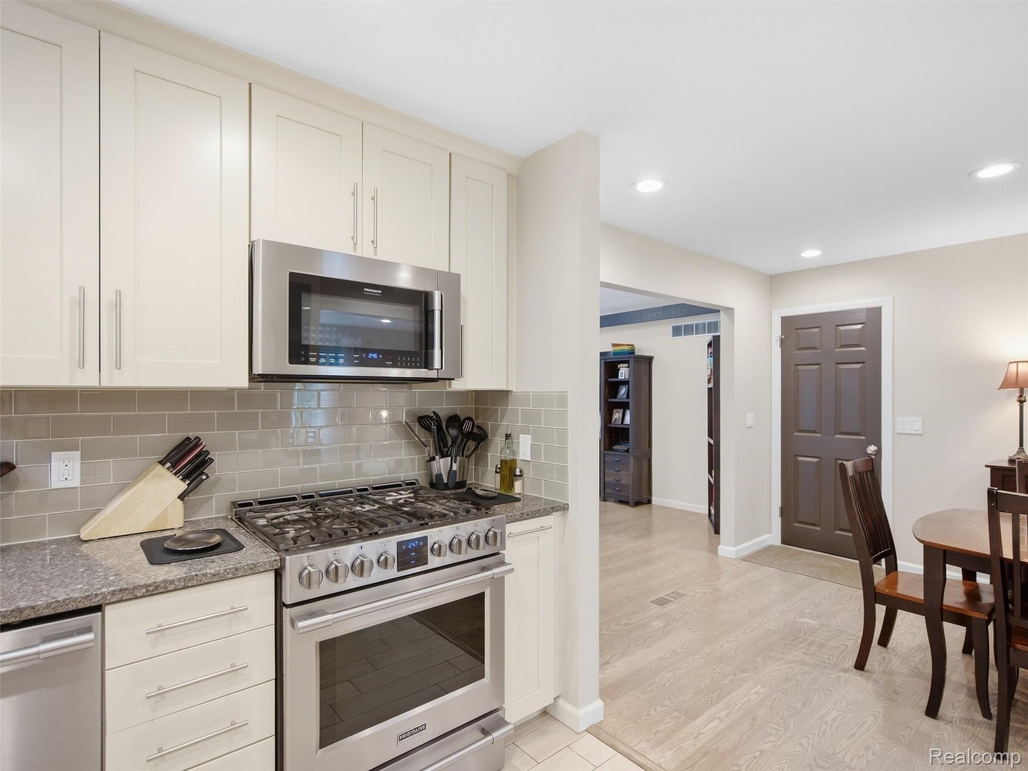 1721 Stratford Street Property Photo 31