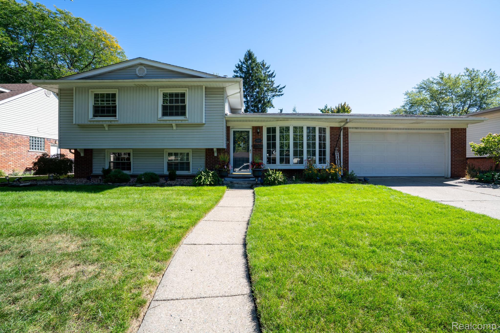 1881 Evergreen Street Property Photo 1
