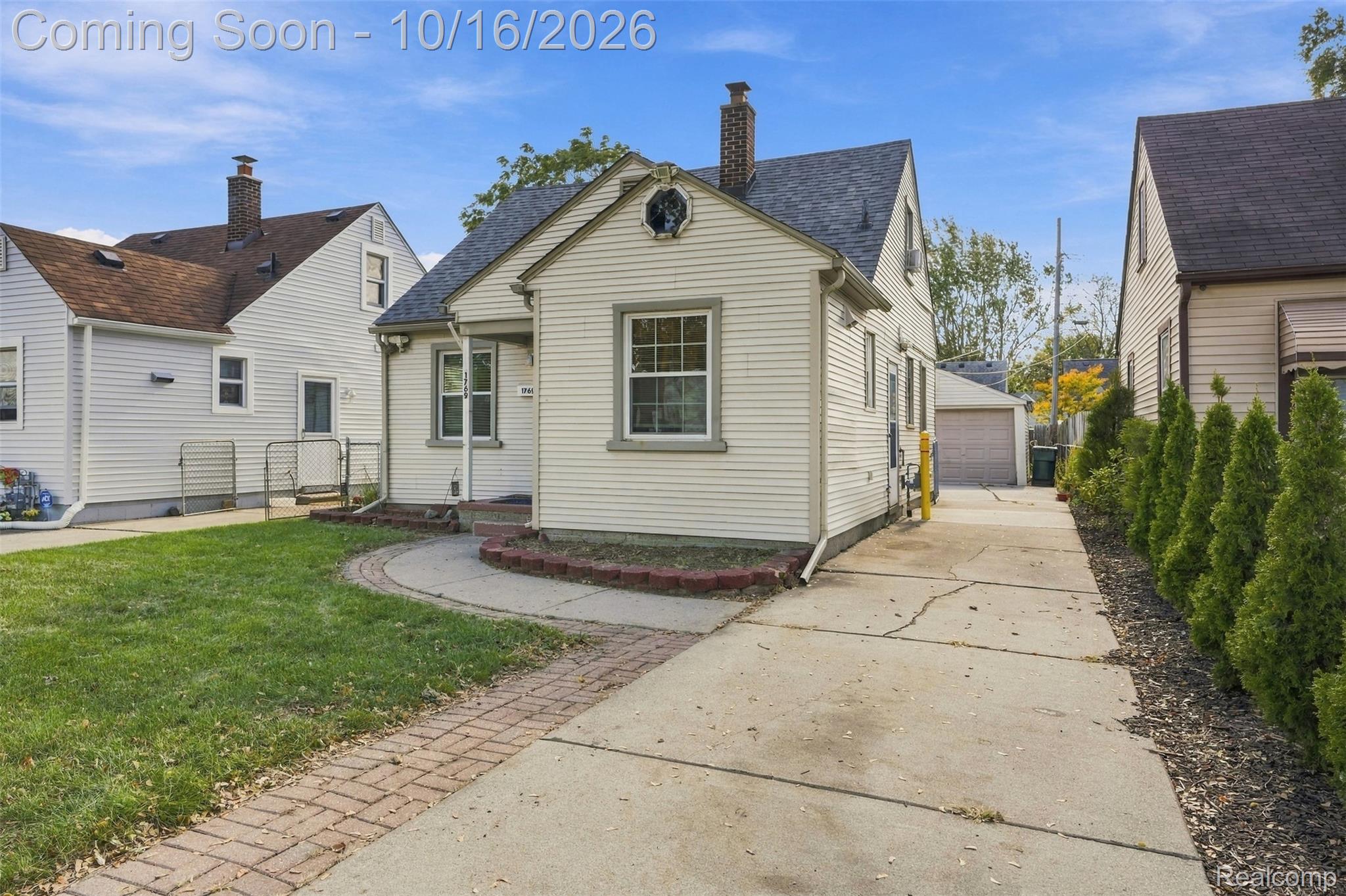 1769 Morris Avenue Property Photo 2