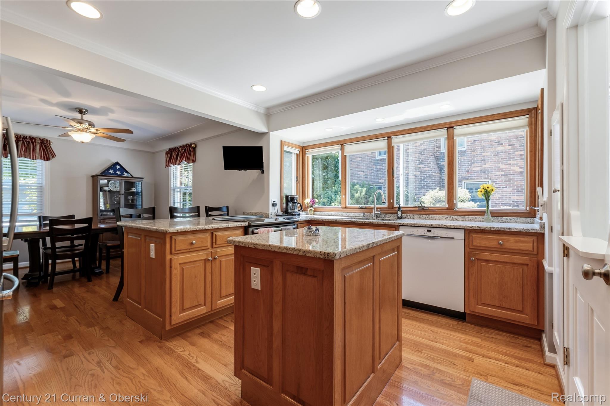 1438 Hawthorne Road Property Photo 10