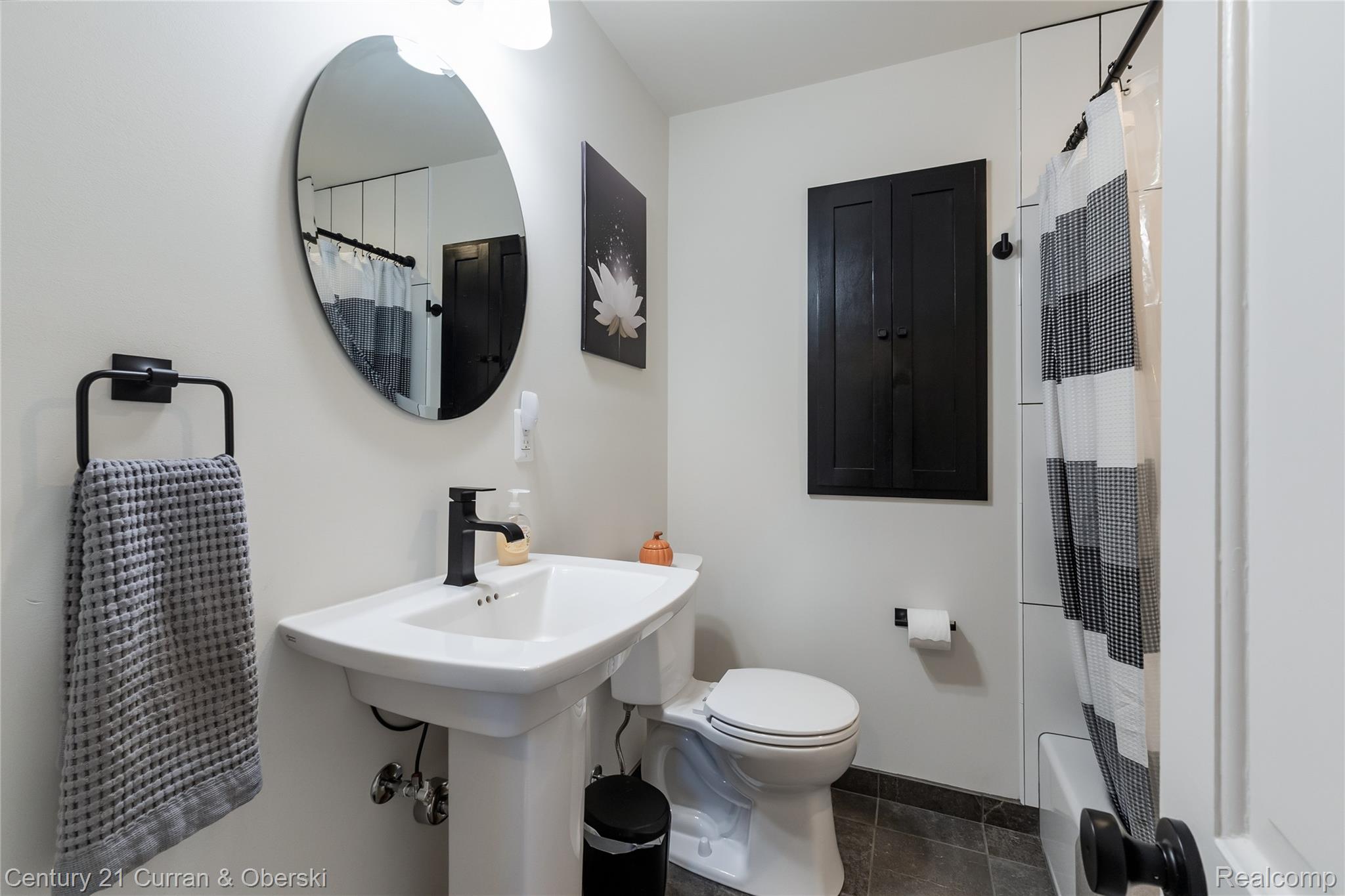 1438 Hawthorne Road Property Photo 13
