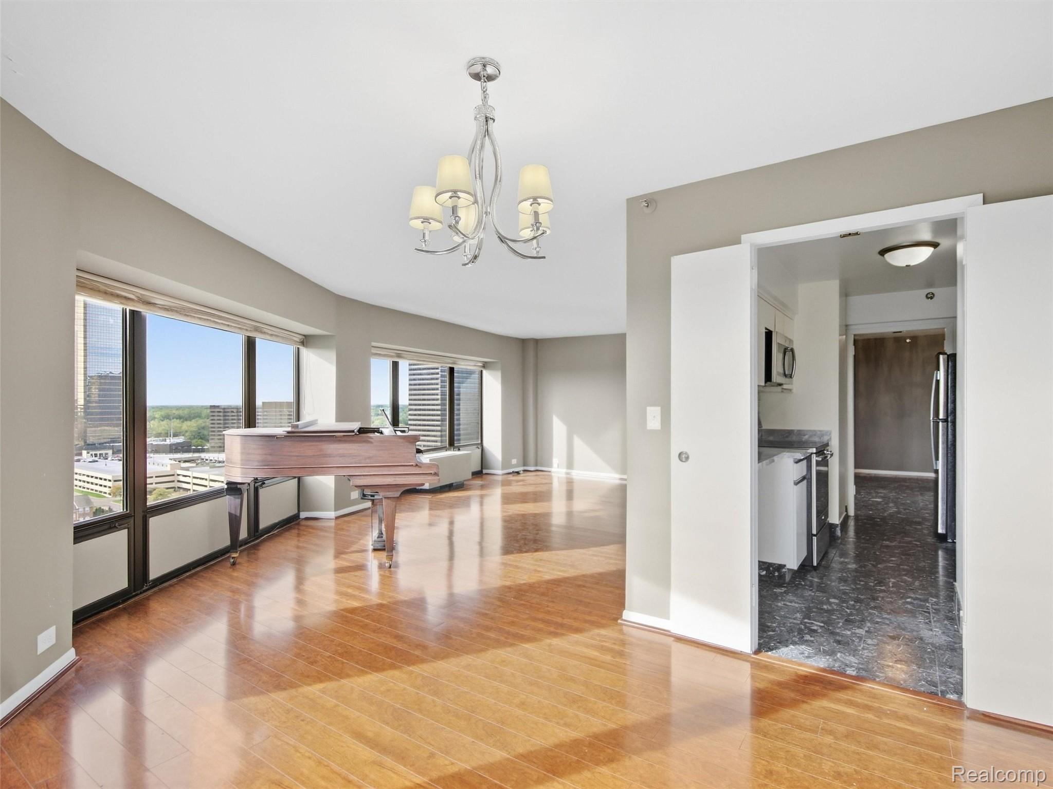 5000 Town Center 1503 Property Photo 17