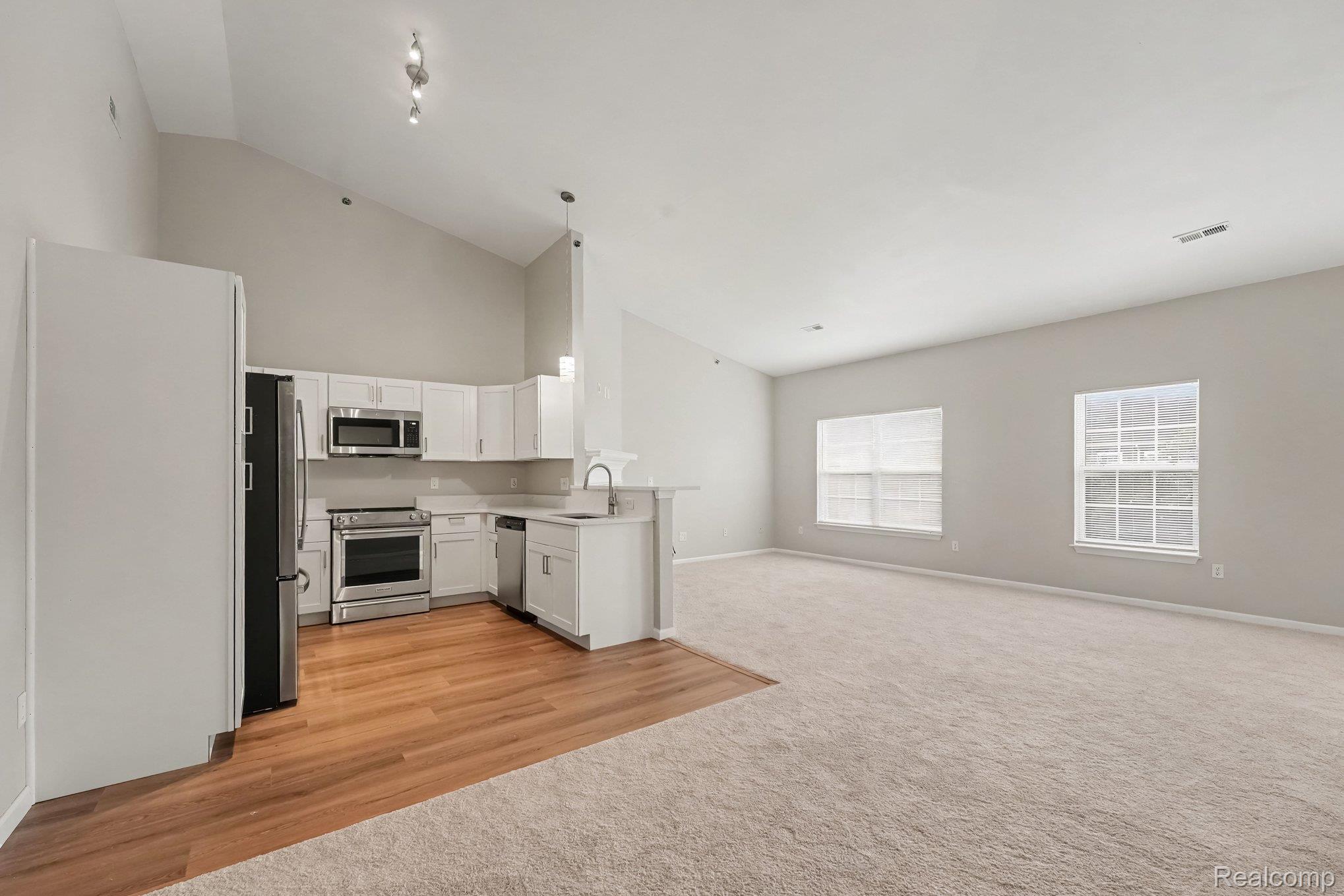 43054 Strand Drive Property Photo 9