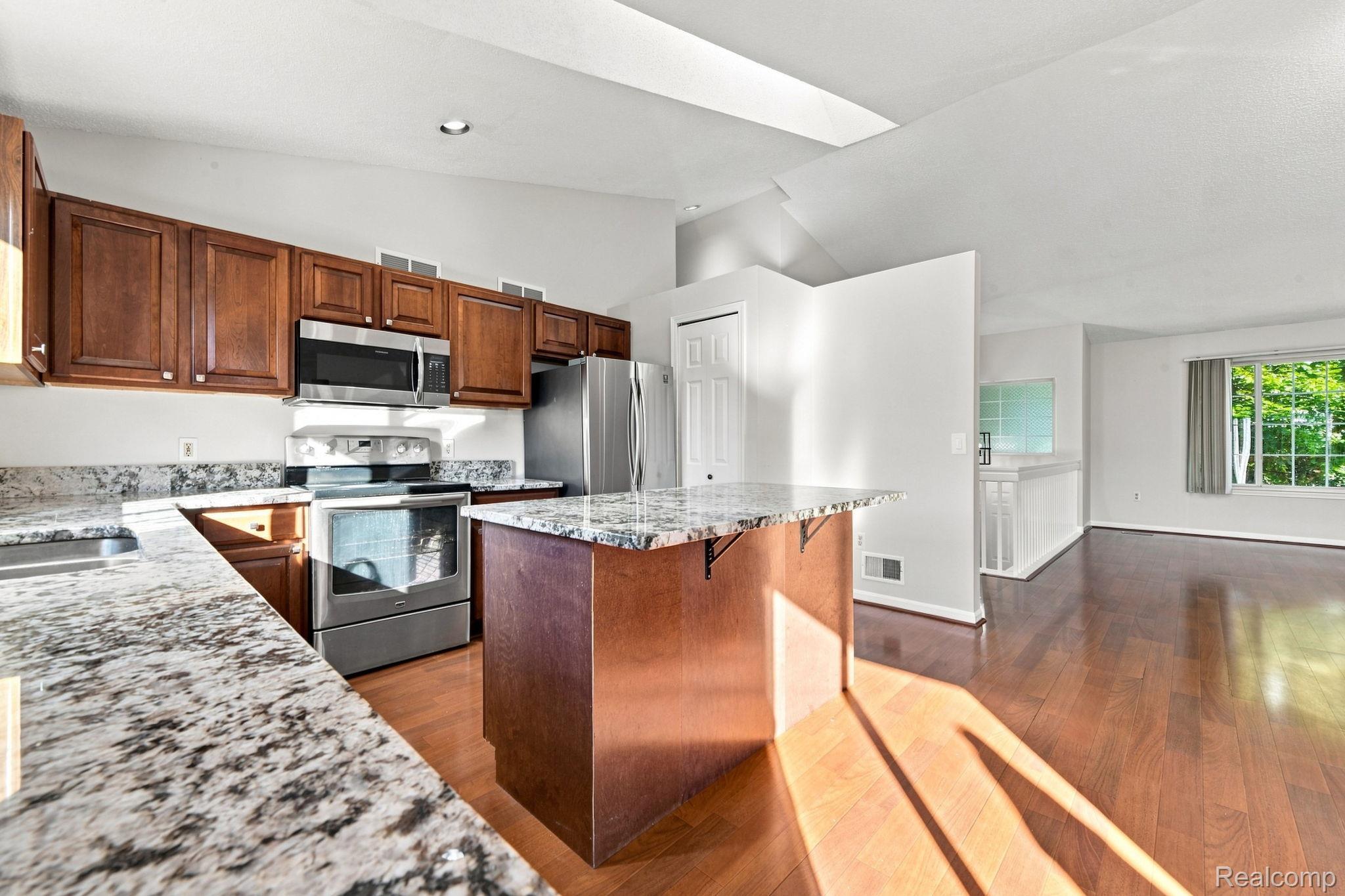 3201 Lynhurst Court Property Photo 12