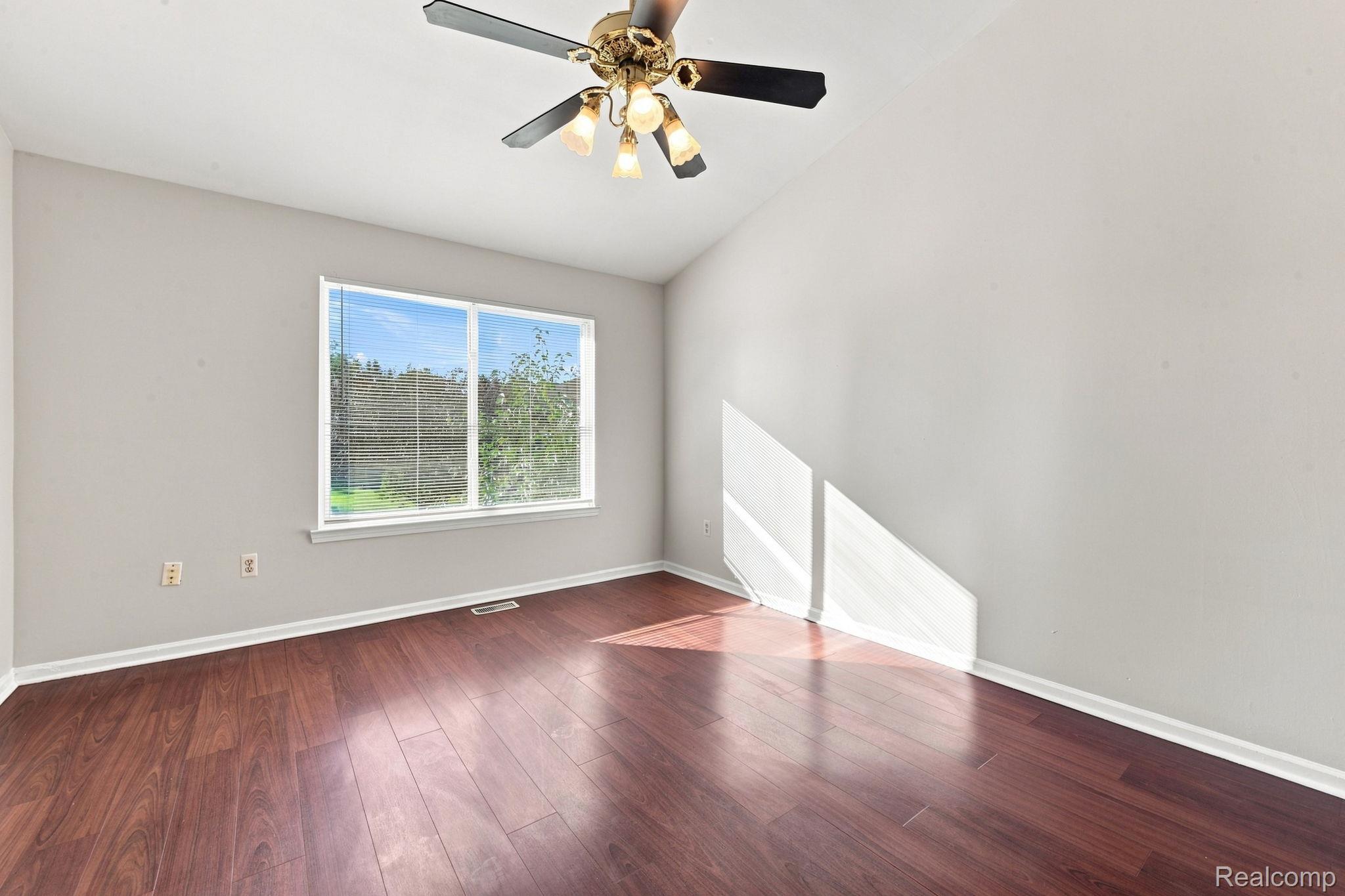3201 Lynhurst Court Property Photo 17