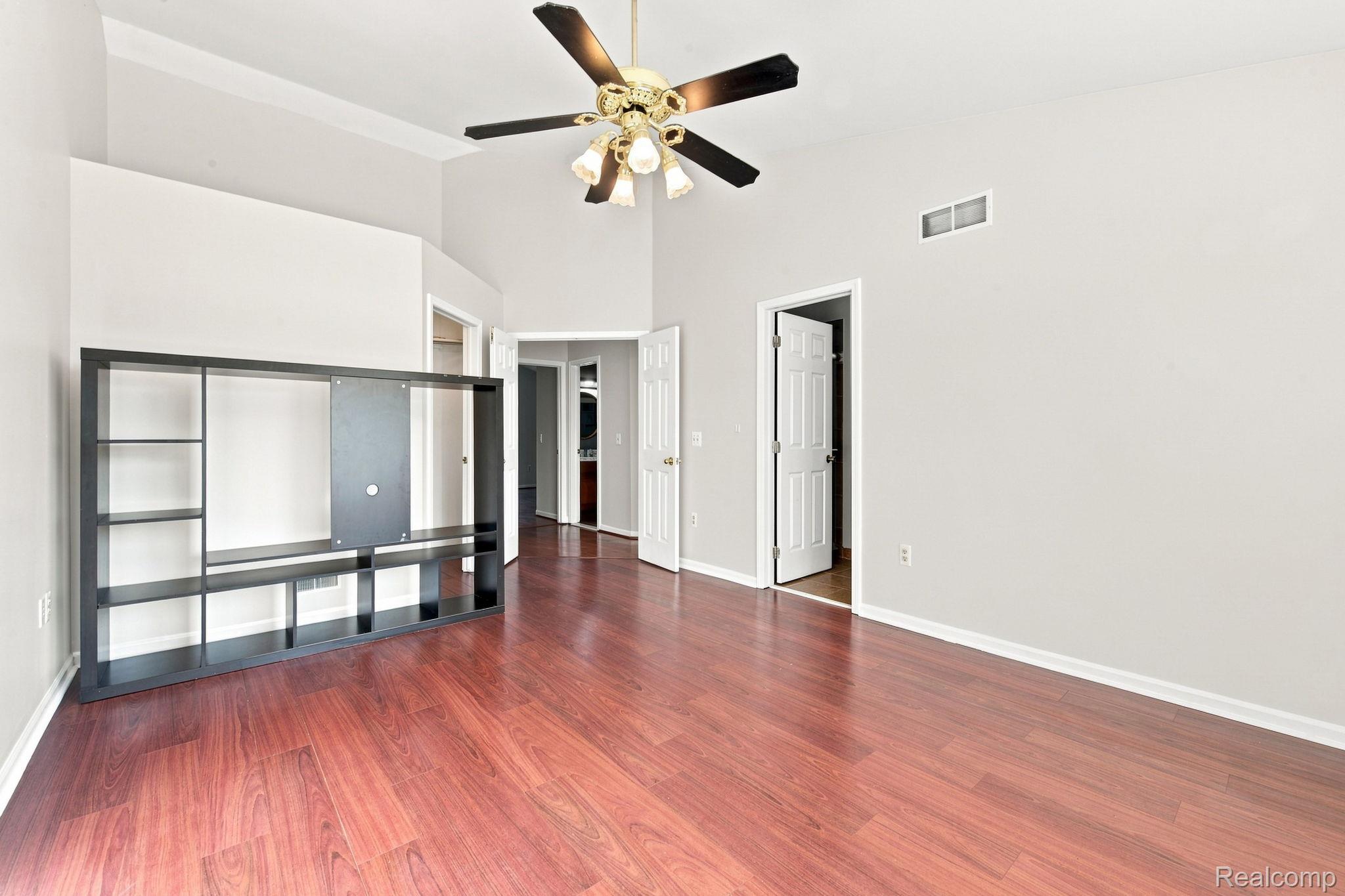 3201 Lynhurst Court Property Photo 18