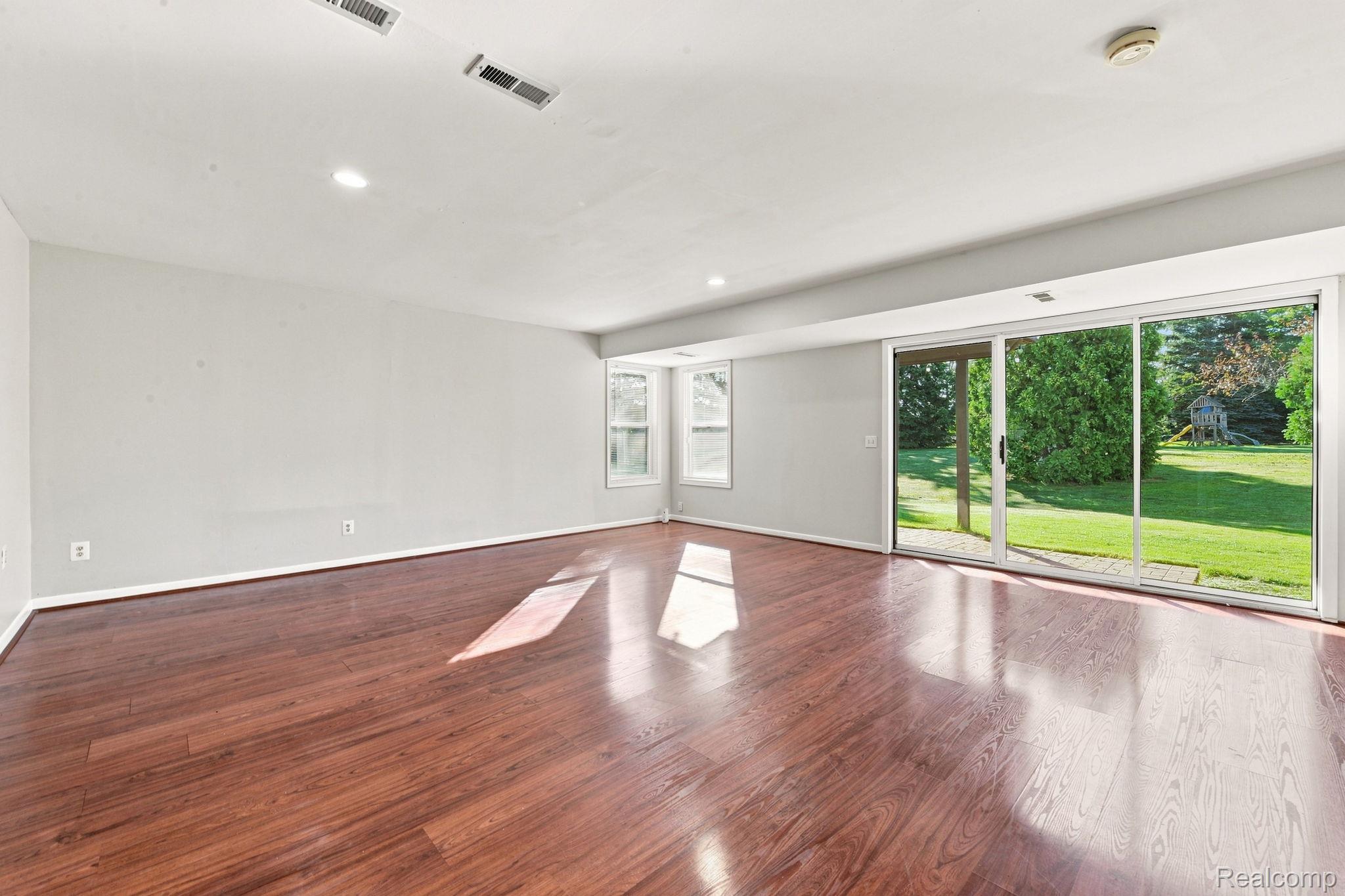 3201 Lynhurst Court Property Photo 29