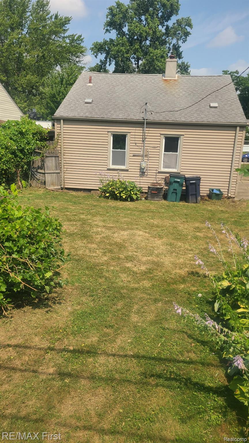 2220 Rowland Avenue Property Photo 2