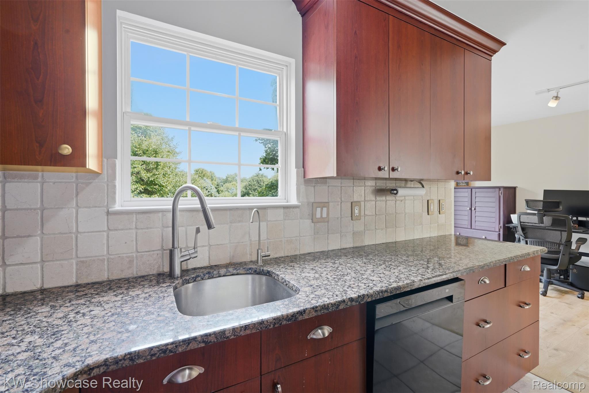 1522 Maryland Club Drive Property Photo 11