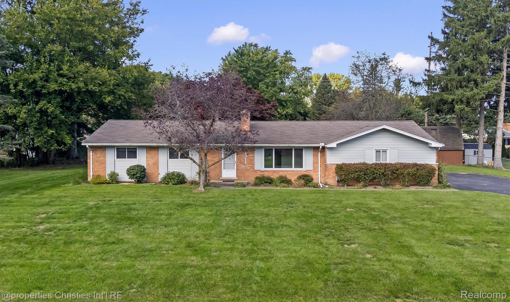 1311 Winchcombe Drive Property Photo 4