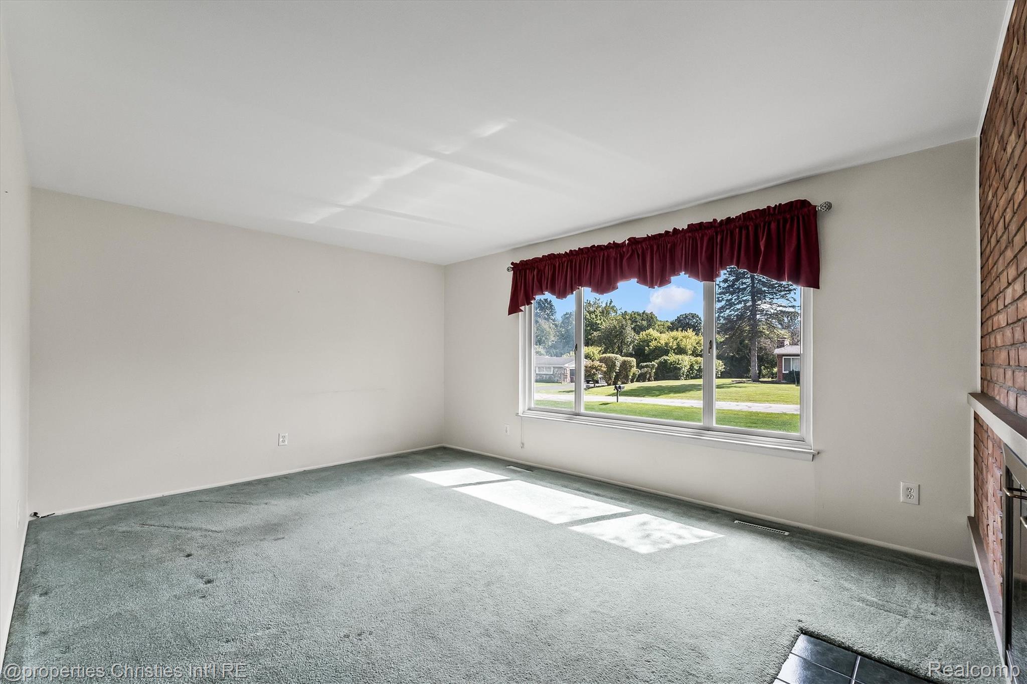 1311 Winchcombe Drive Property Photo 6