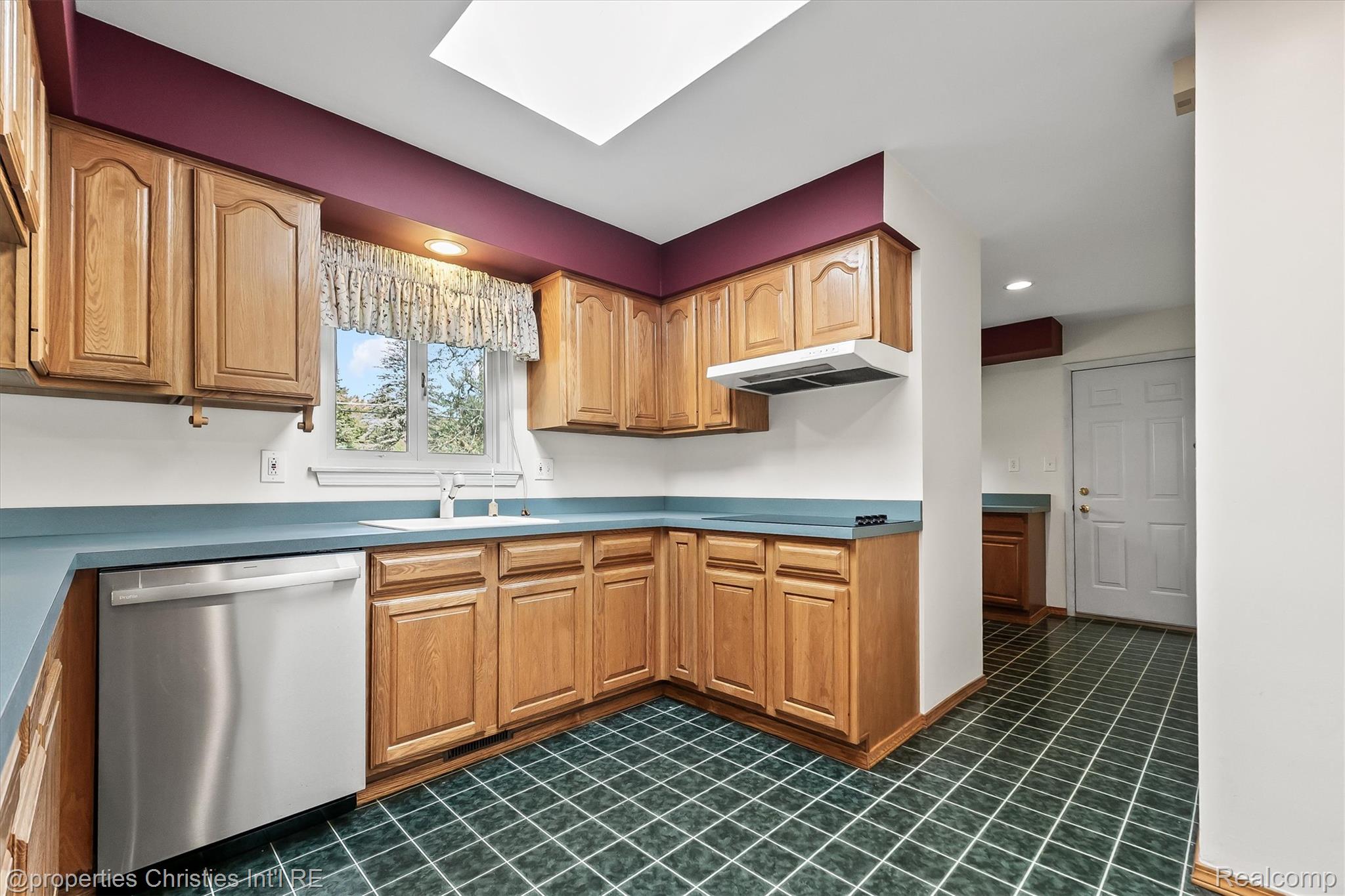 1311 Winchcombe Drive Property Photo 16