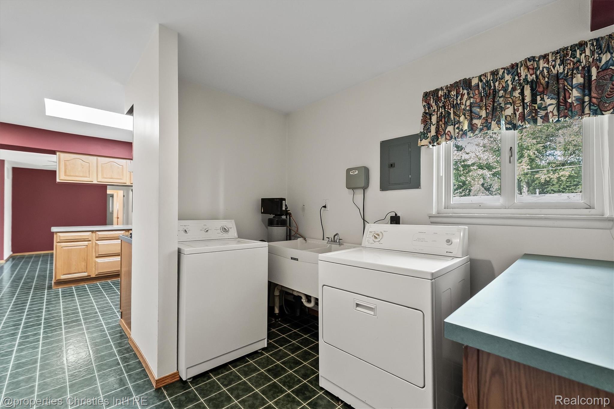 1311 Winchcombe Drive Property Photo 20