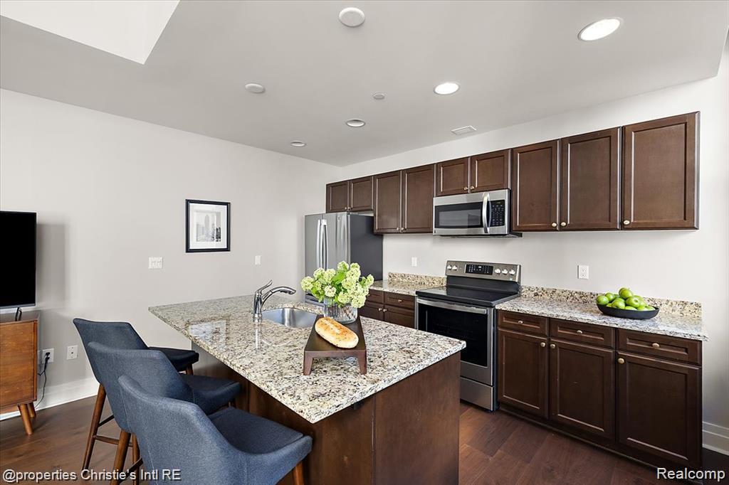 1 Park Avenue 1704 Property Photo 11