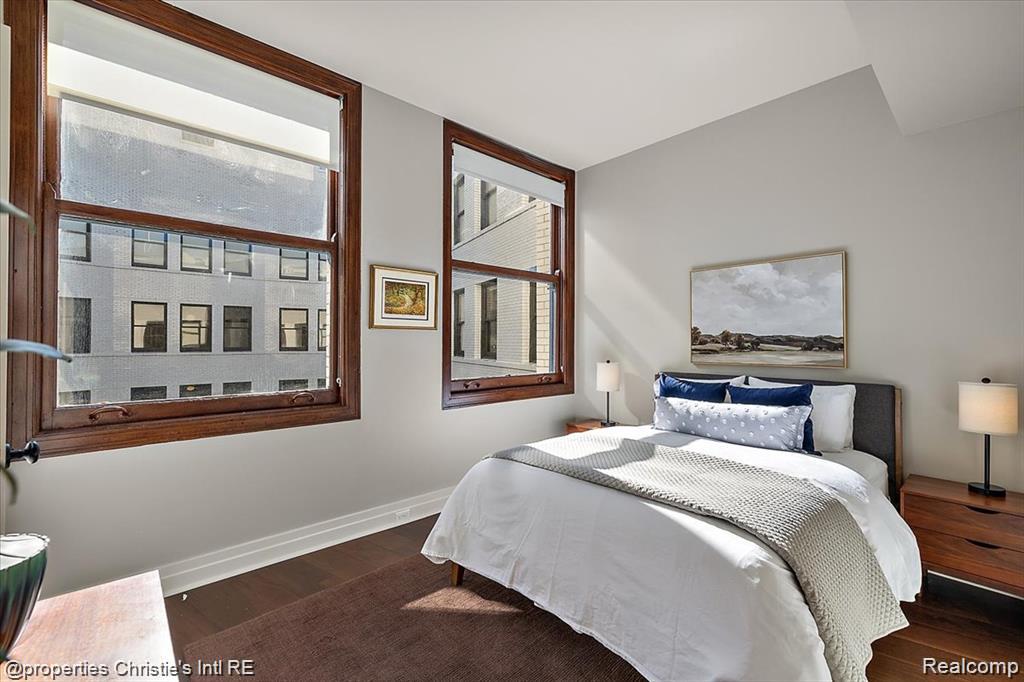 1 Park Avenue 1704 Property Photo 17