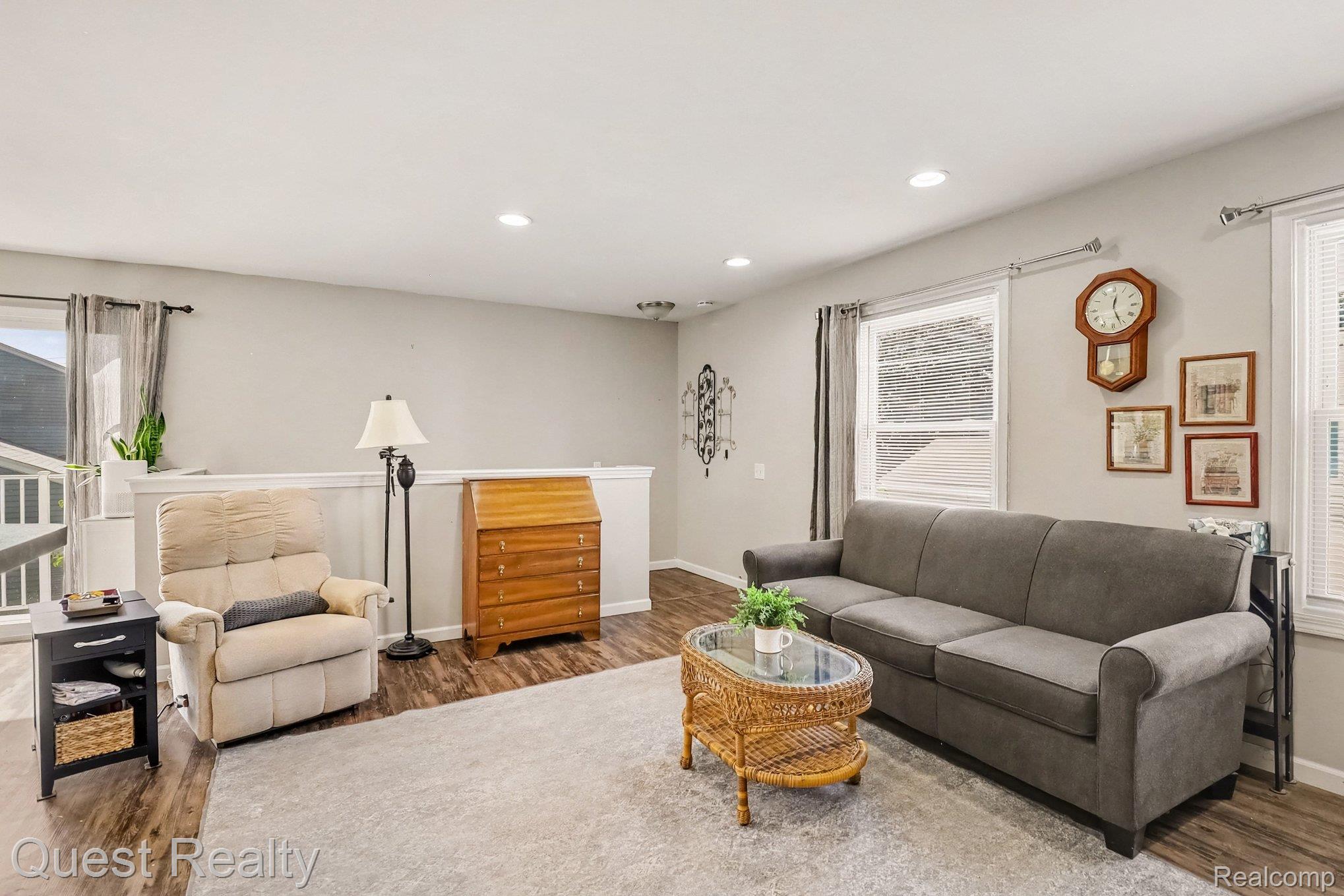3232 Birchcreek Court Property Photo 4