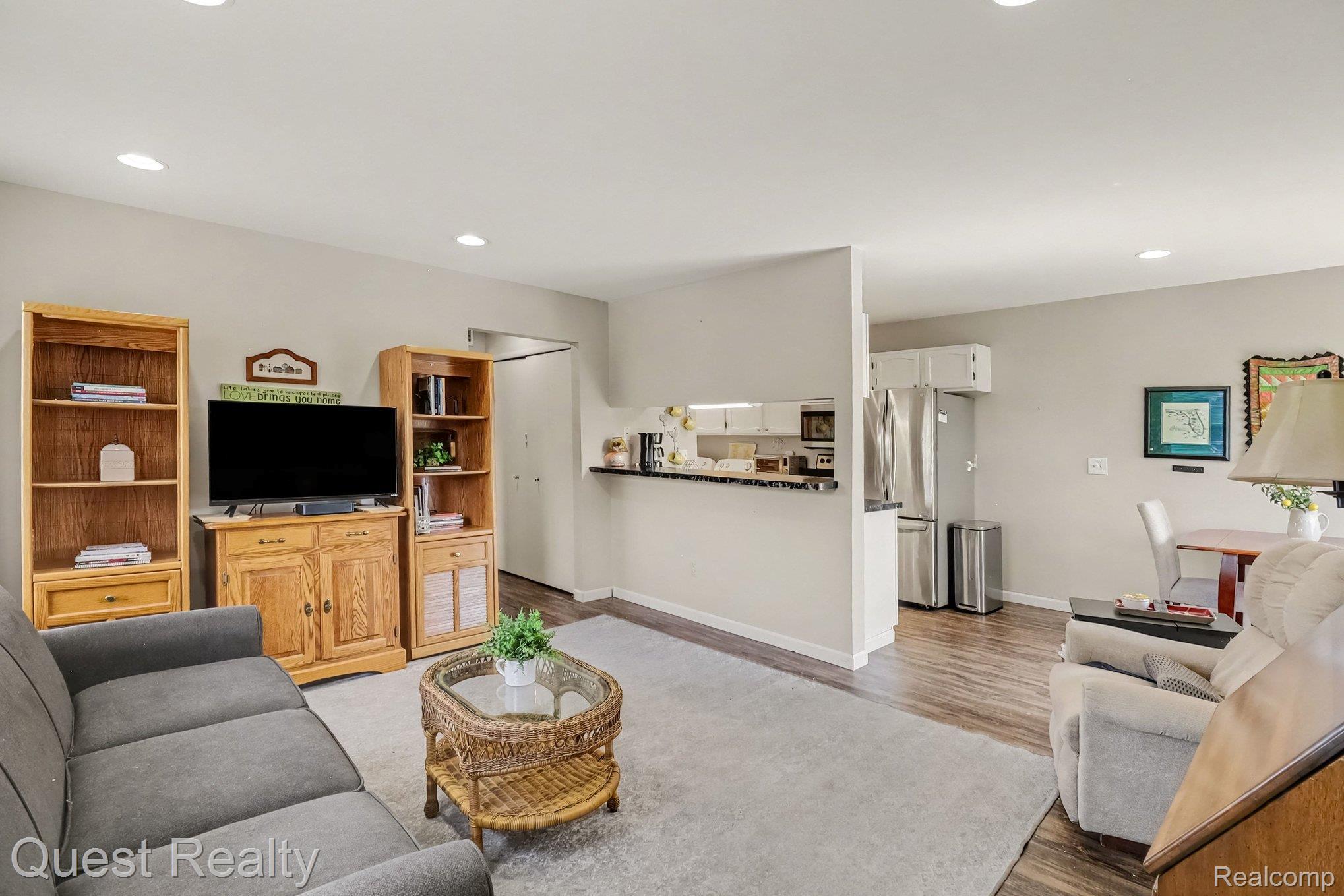 3232 Birchcreek Court Property Photo 6