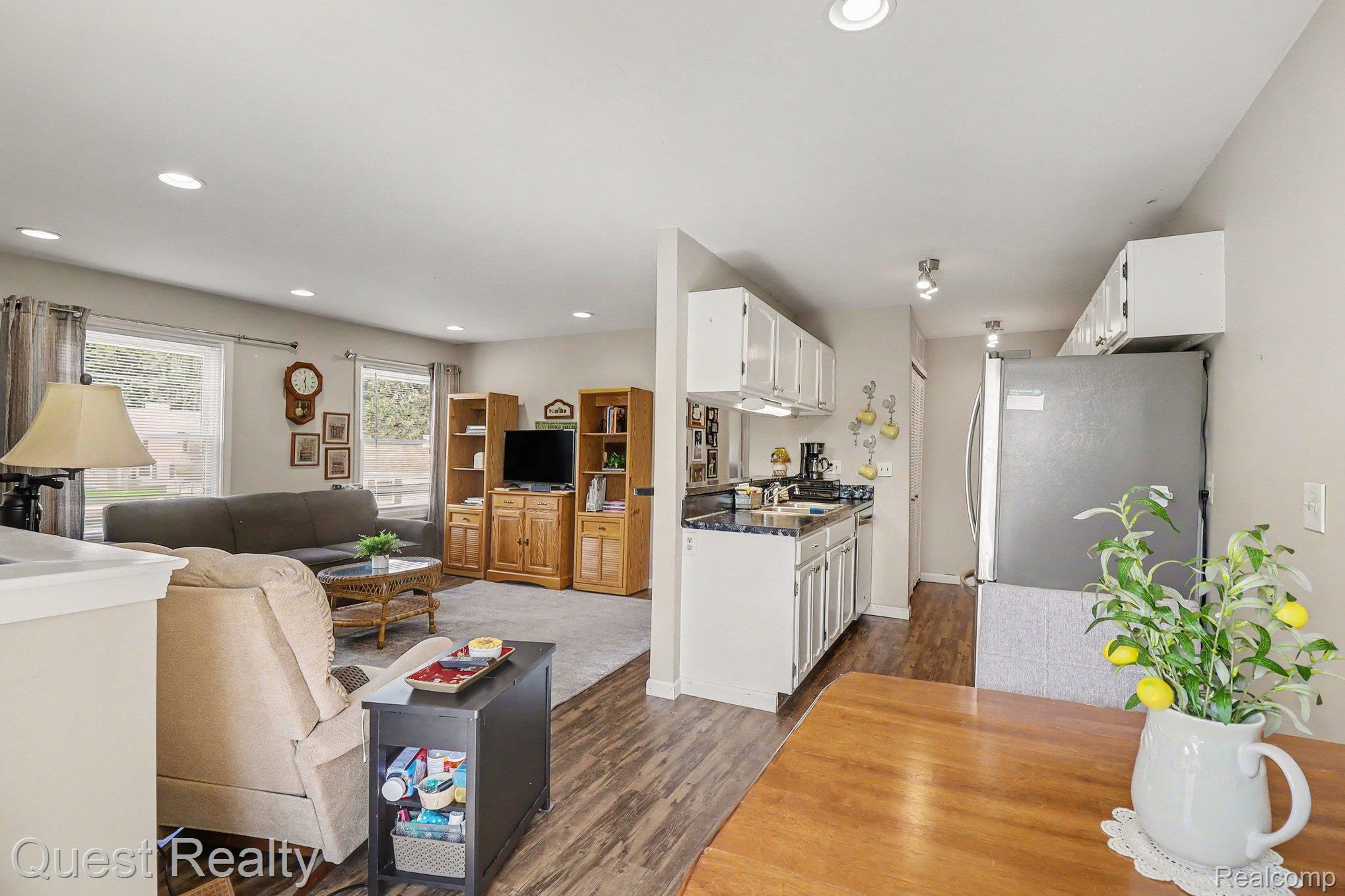 3232 Birchcreek Court Property Photo 7