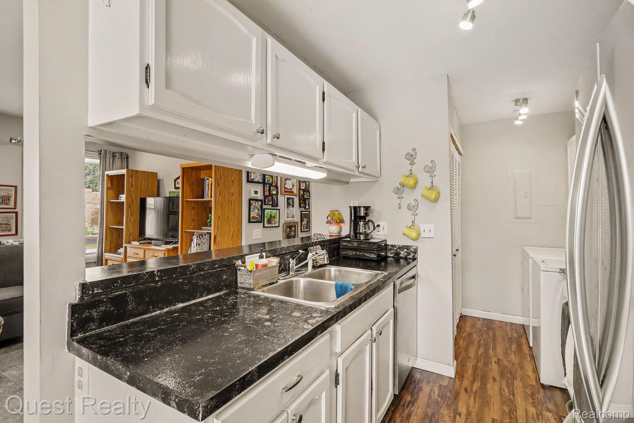 3232 Birchcreek Court Property Photo 8