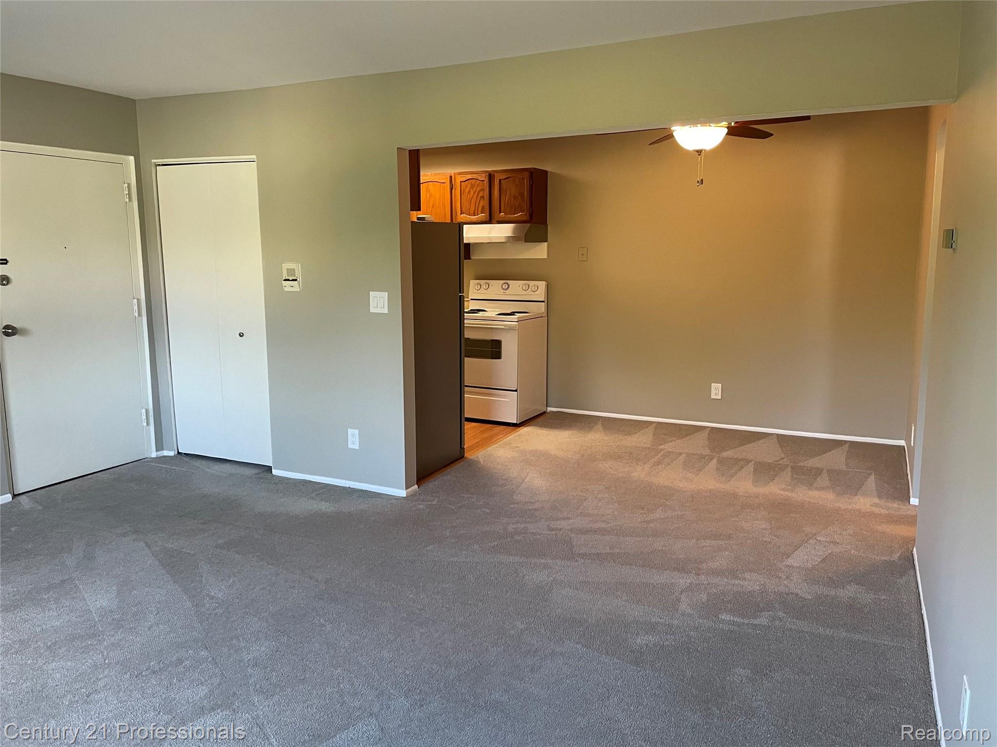 810 Plate Street 205 Property Photo 4
