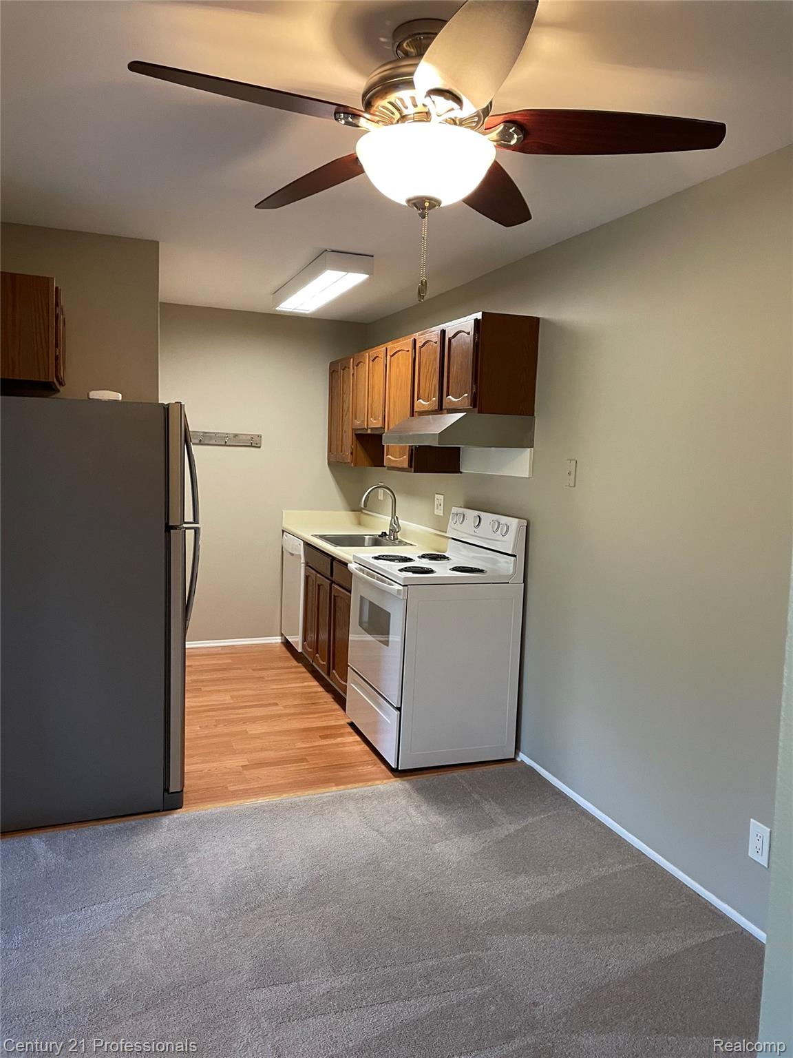 810 Plate Street 205 Property Photo 5