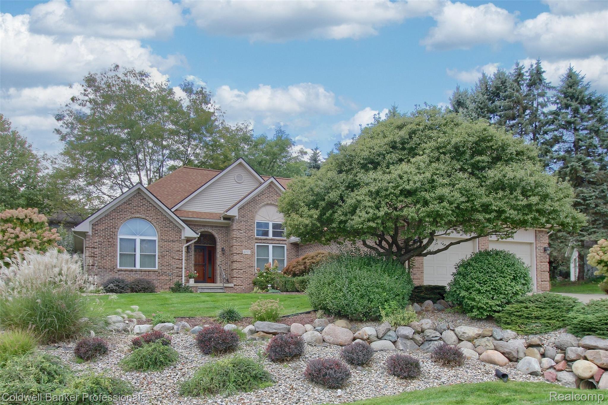 4717 Scots Way Property Photo 1