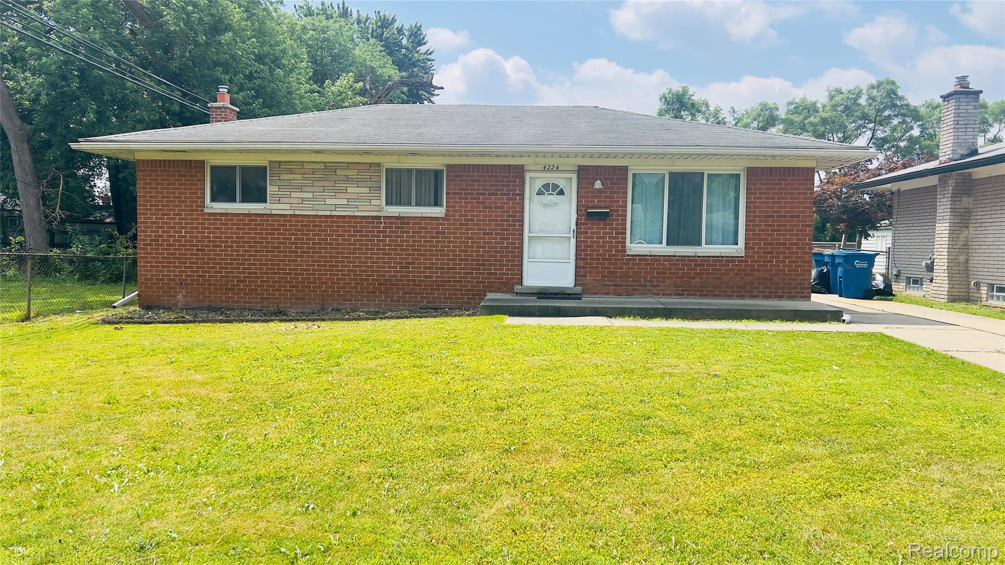 4224 Garrick Avenue Property Photo 1