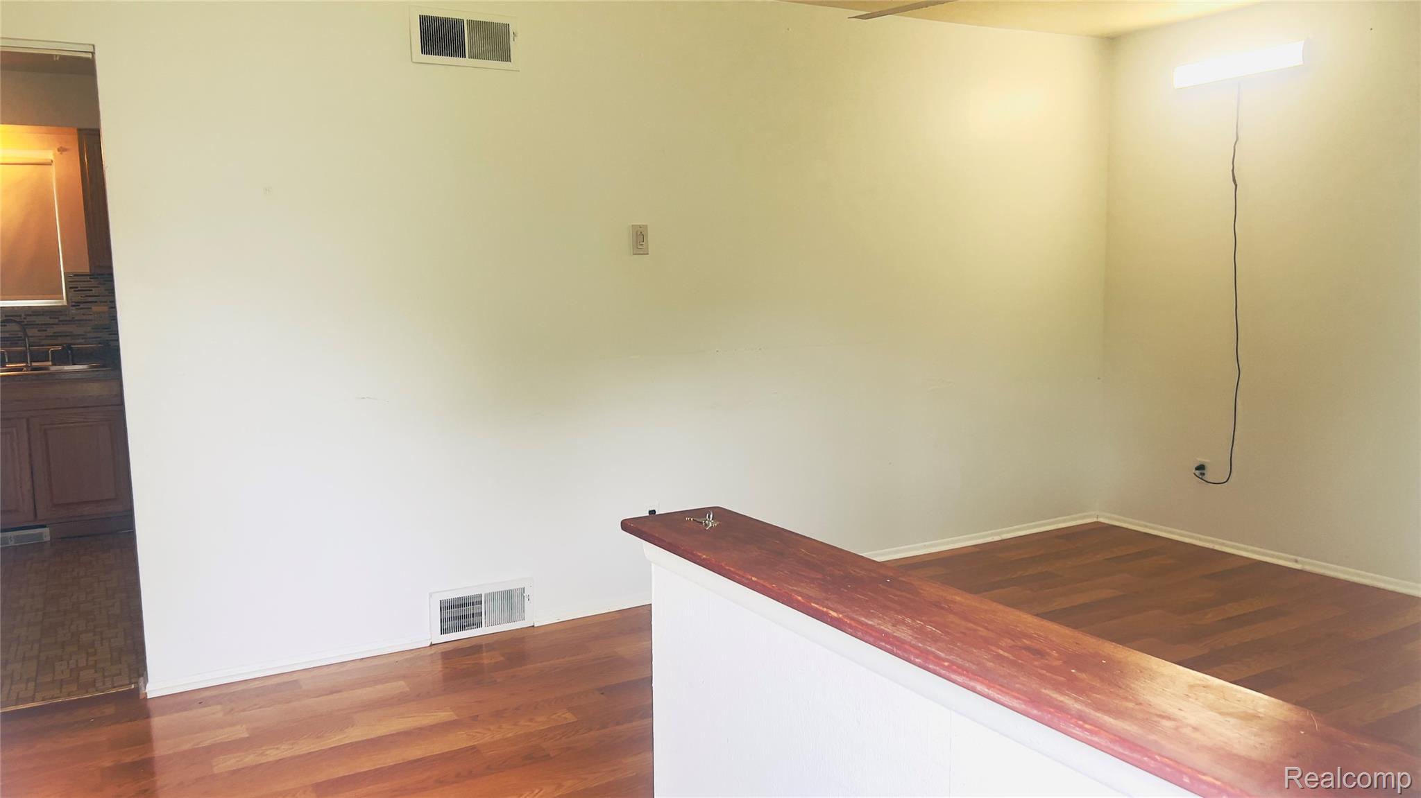 4224 Garrick Avenue Property Photo 7