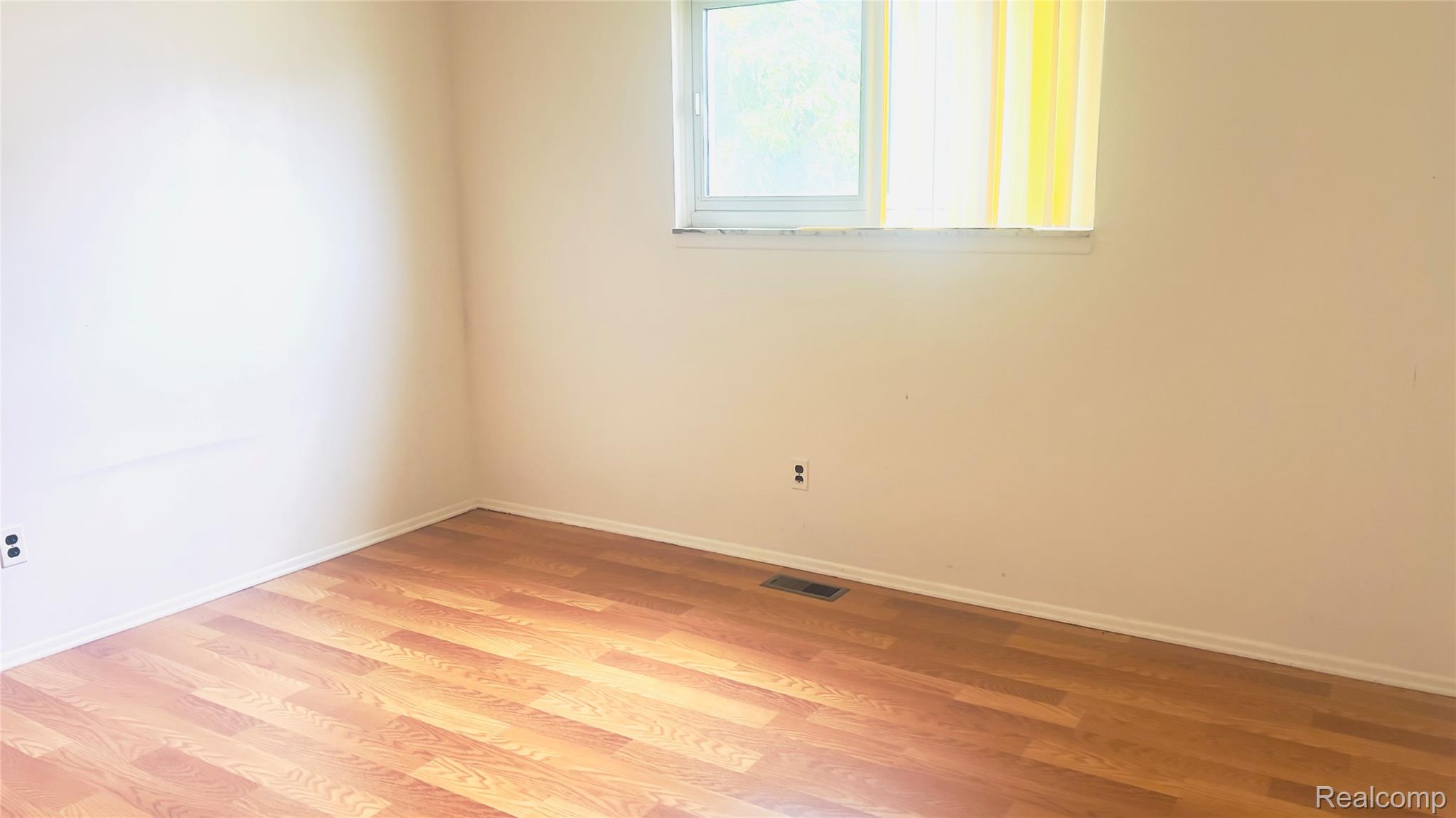 4224 Garrick Avenue Property Photo 12