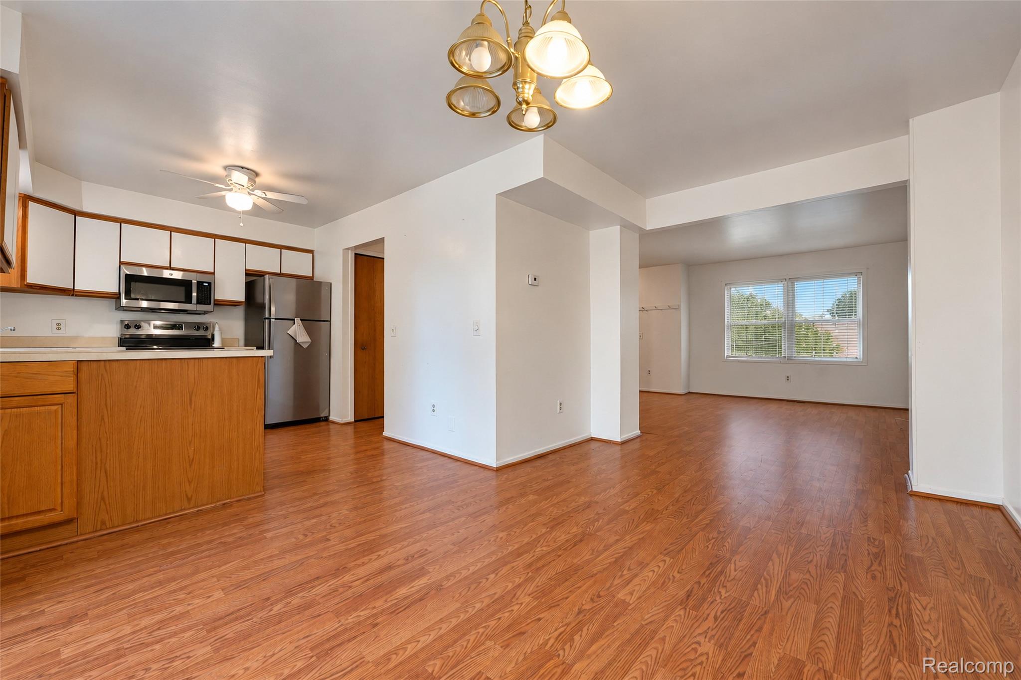 24244 Bashian Drive Property Photo 7