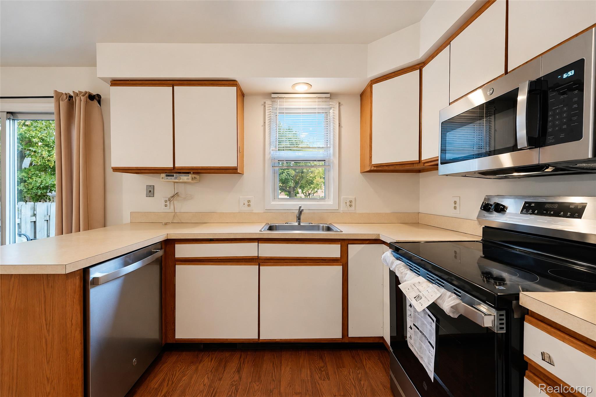 24244 Bashian Drive Property Photo 12