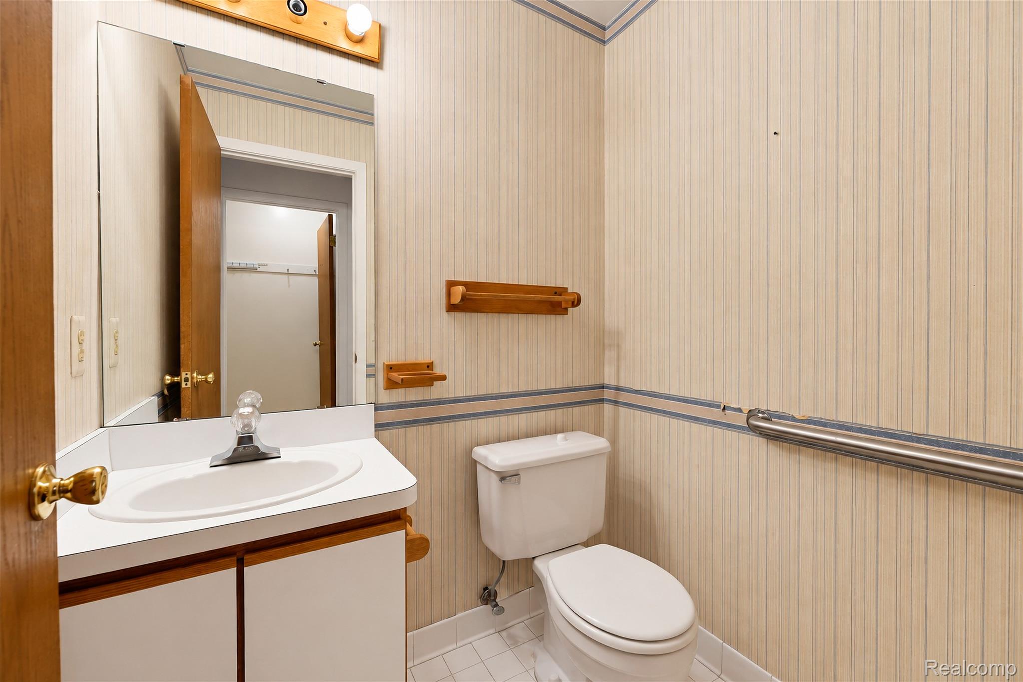 24244 Bashian Drive Property Photo 16