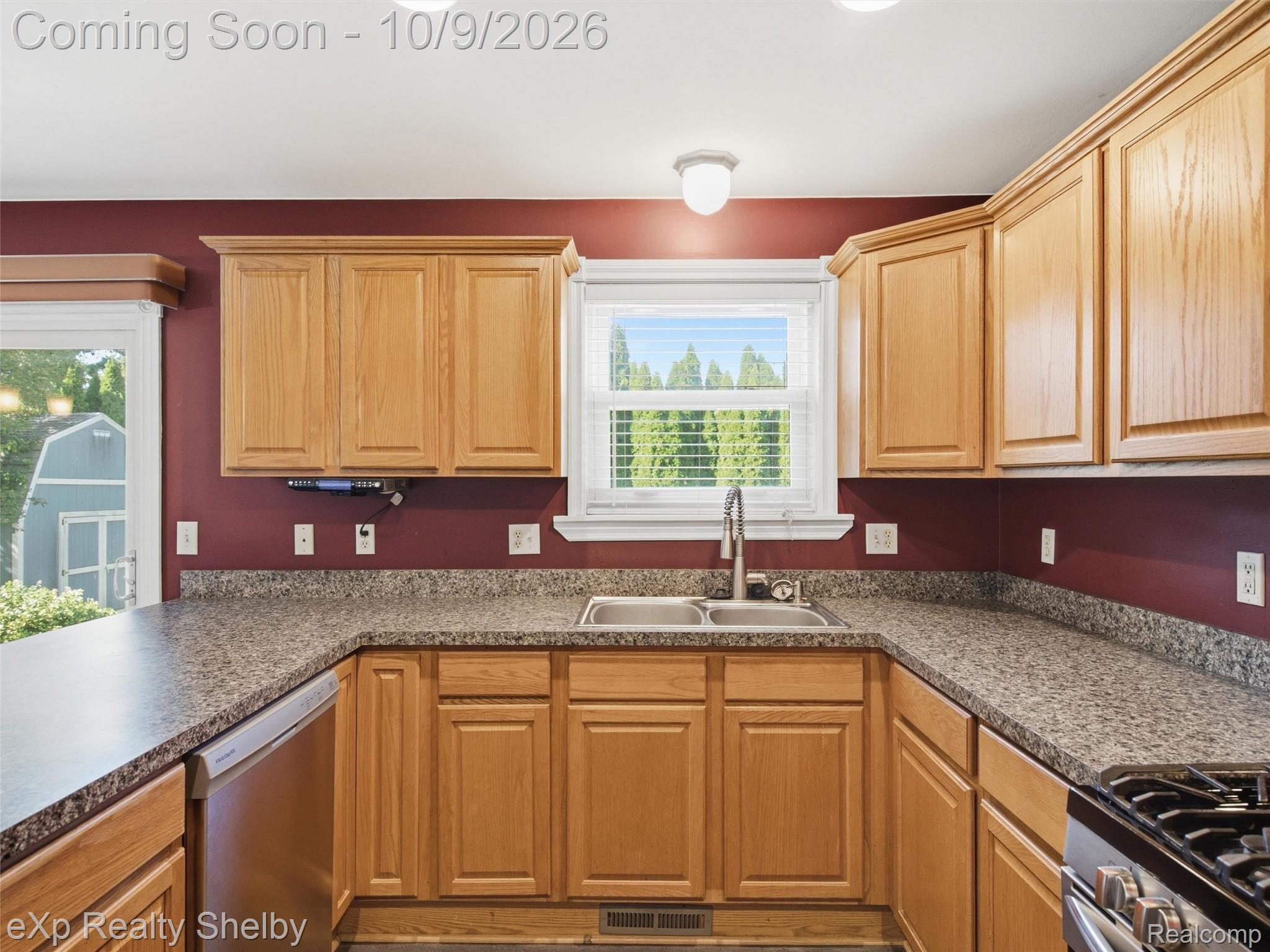 73927 Madison Street Property Photo 12